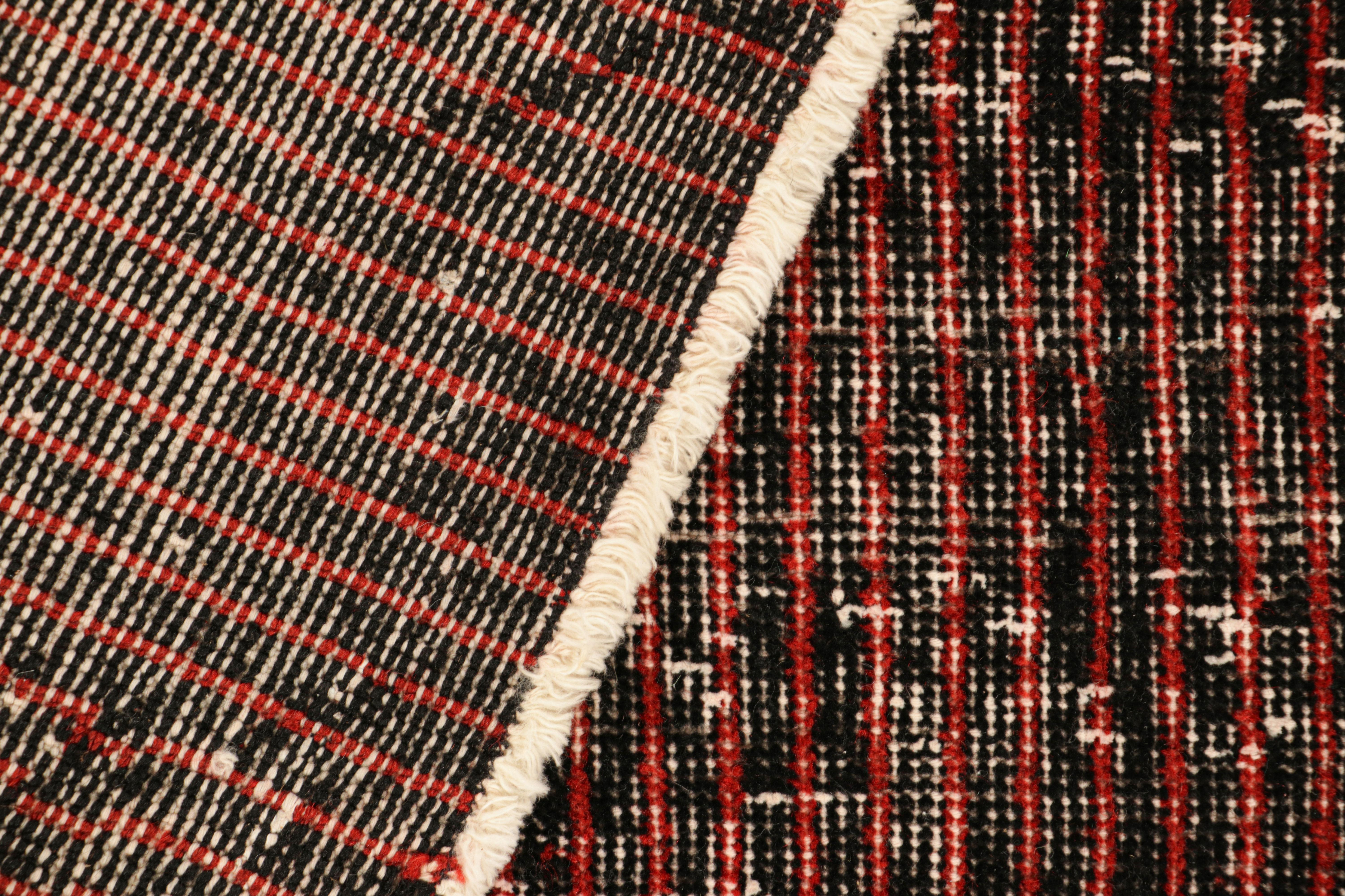 Lana Tappeto vintage Zeki Müren con strisce rosse e nere, da Rug & Kilim in vendita