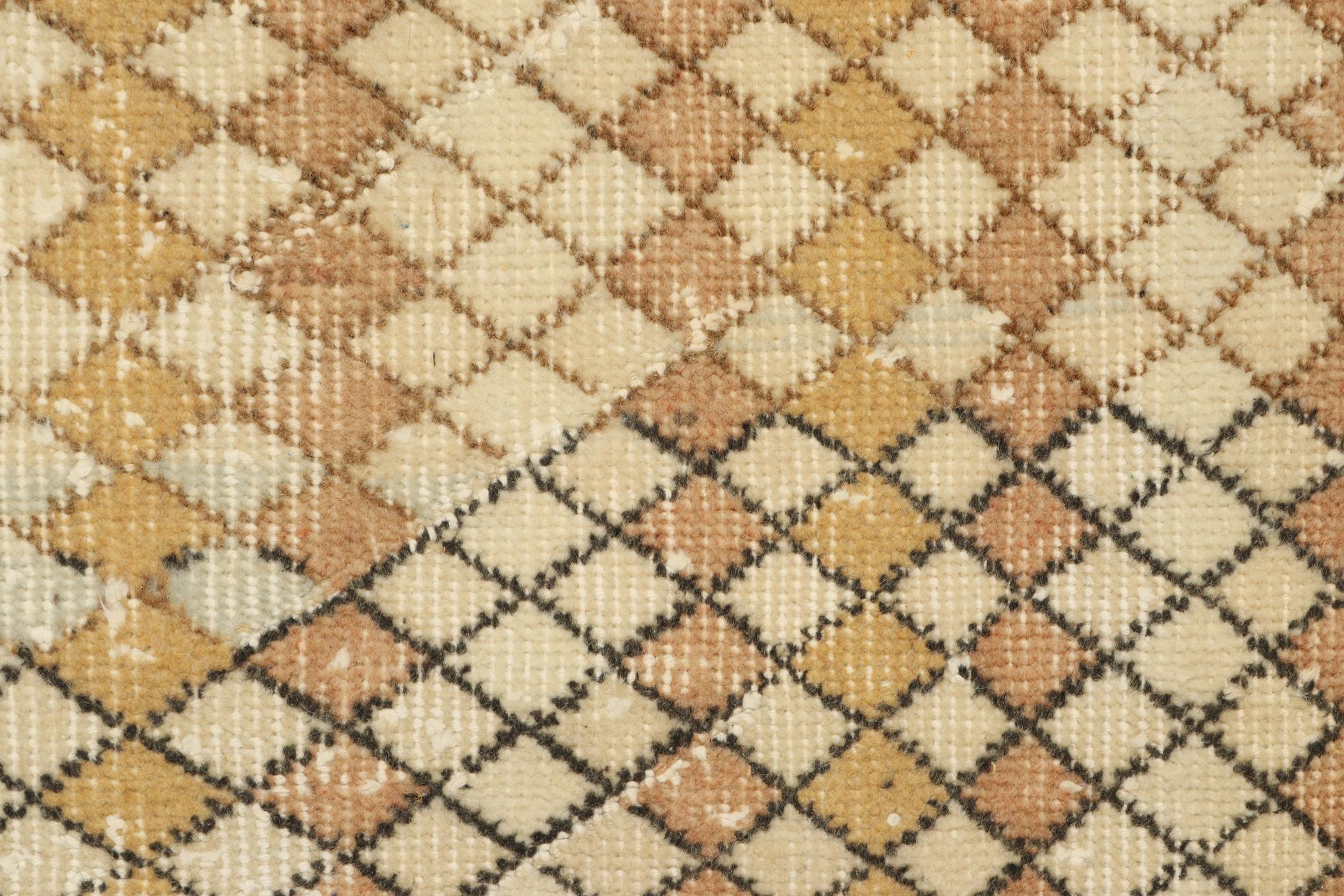 Vintage Zeki Muren Runner in Beige and Gold Geometric Pattern, by Rug & Kilim In Good Condition In Long Island City, NY