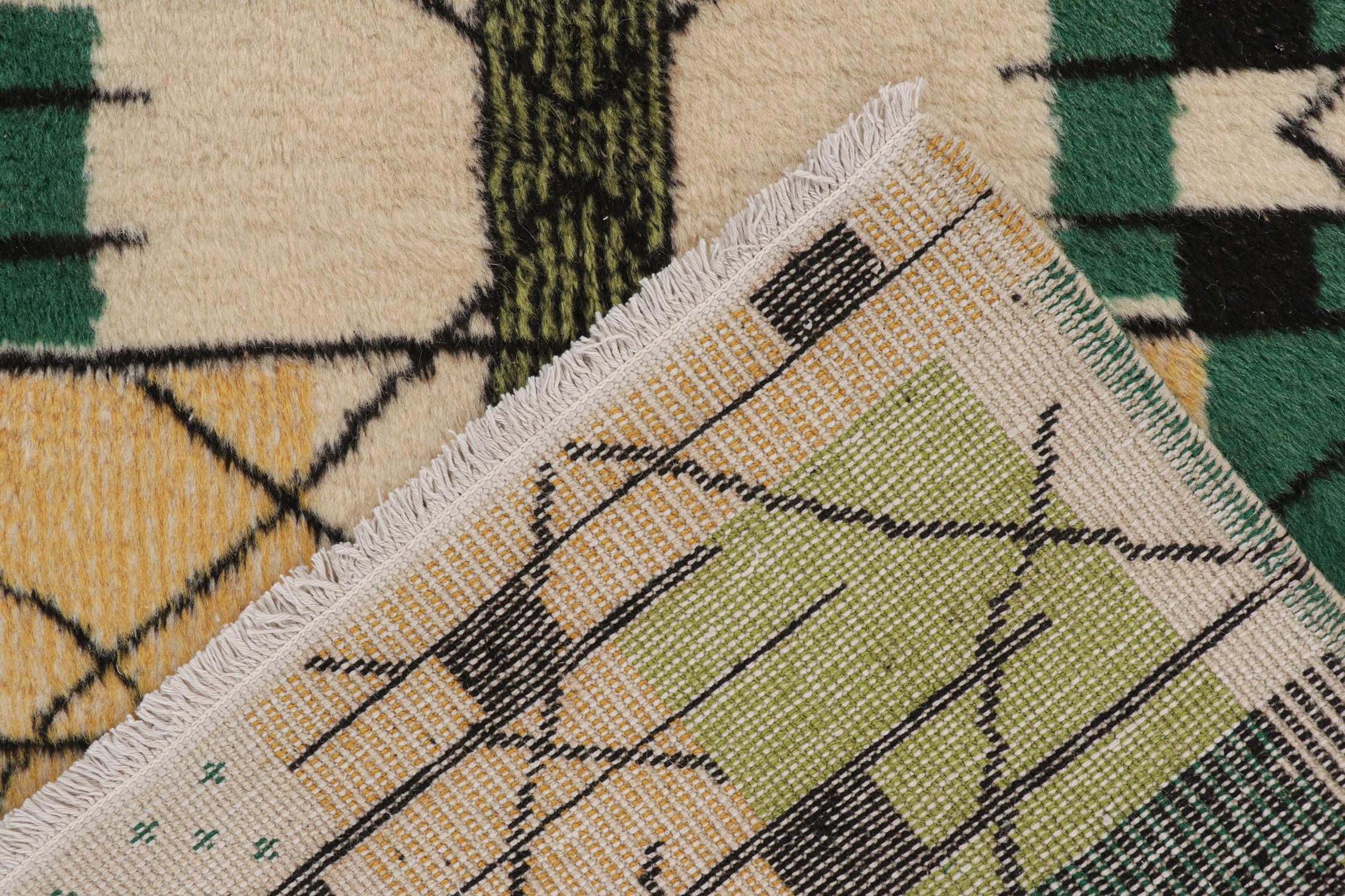 Traves de Mesa Vintage Zeki Müren Beige, Oro y Verde by Rug & Kilim mediados del siglo XX en venta