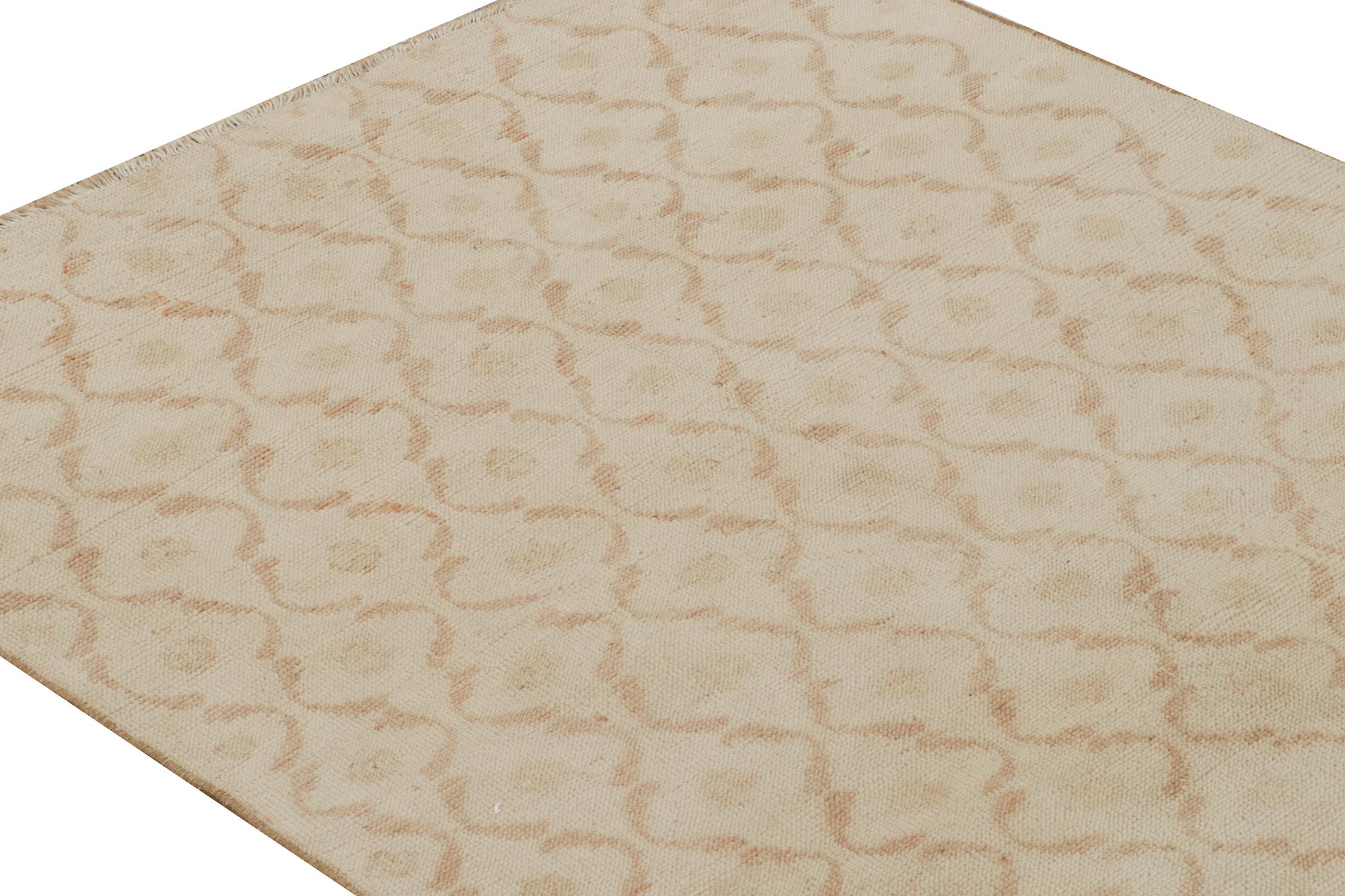 Noué à la main Vintage Zeki Müren Runner en beige avec motif de treillis brun par Rug & Kilim en vente