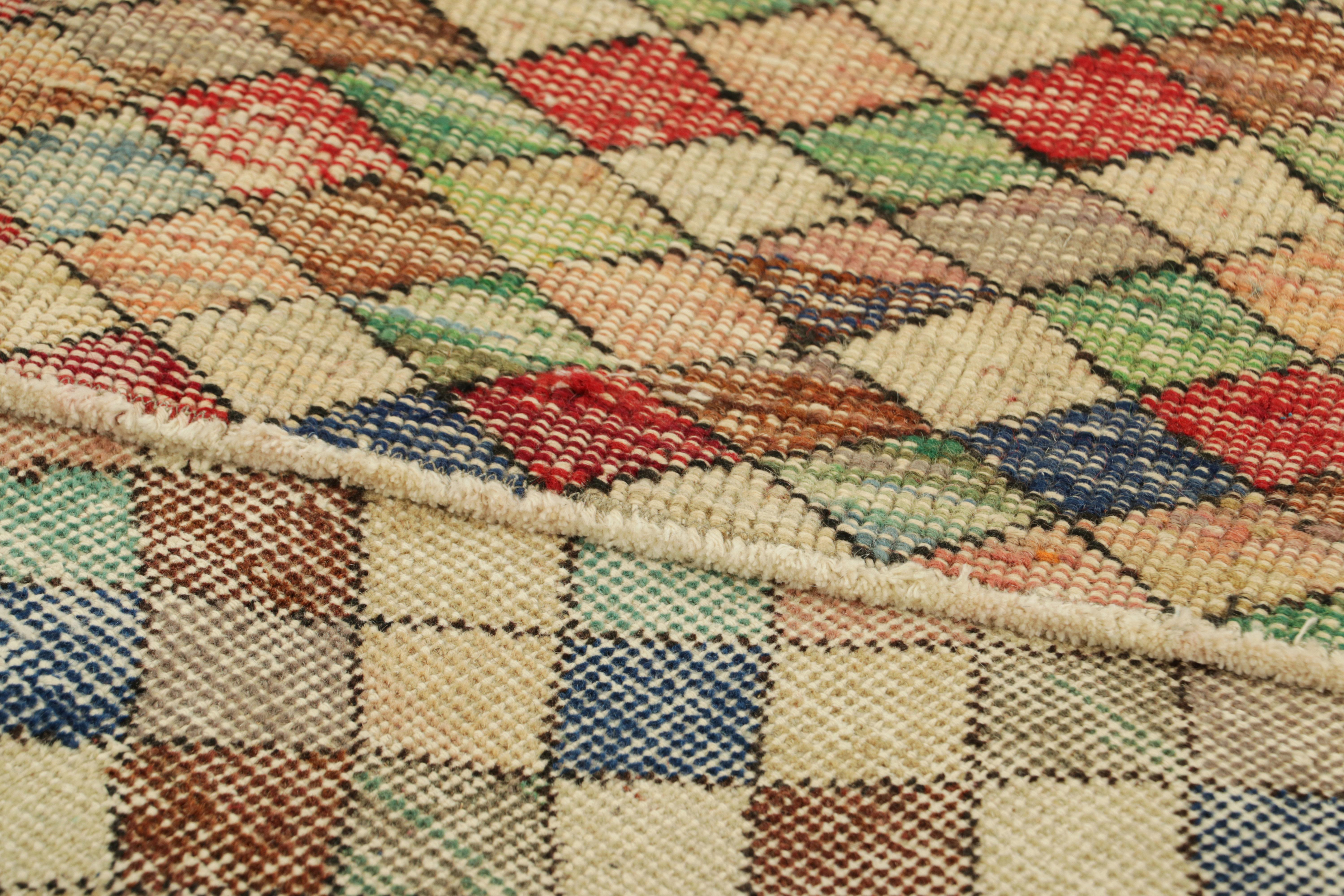 Vintage Zeki Müren Läufer in Beige mit buntem geometrischem Muster  Rug & Kilim (Wolle) im Angebot