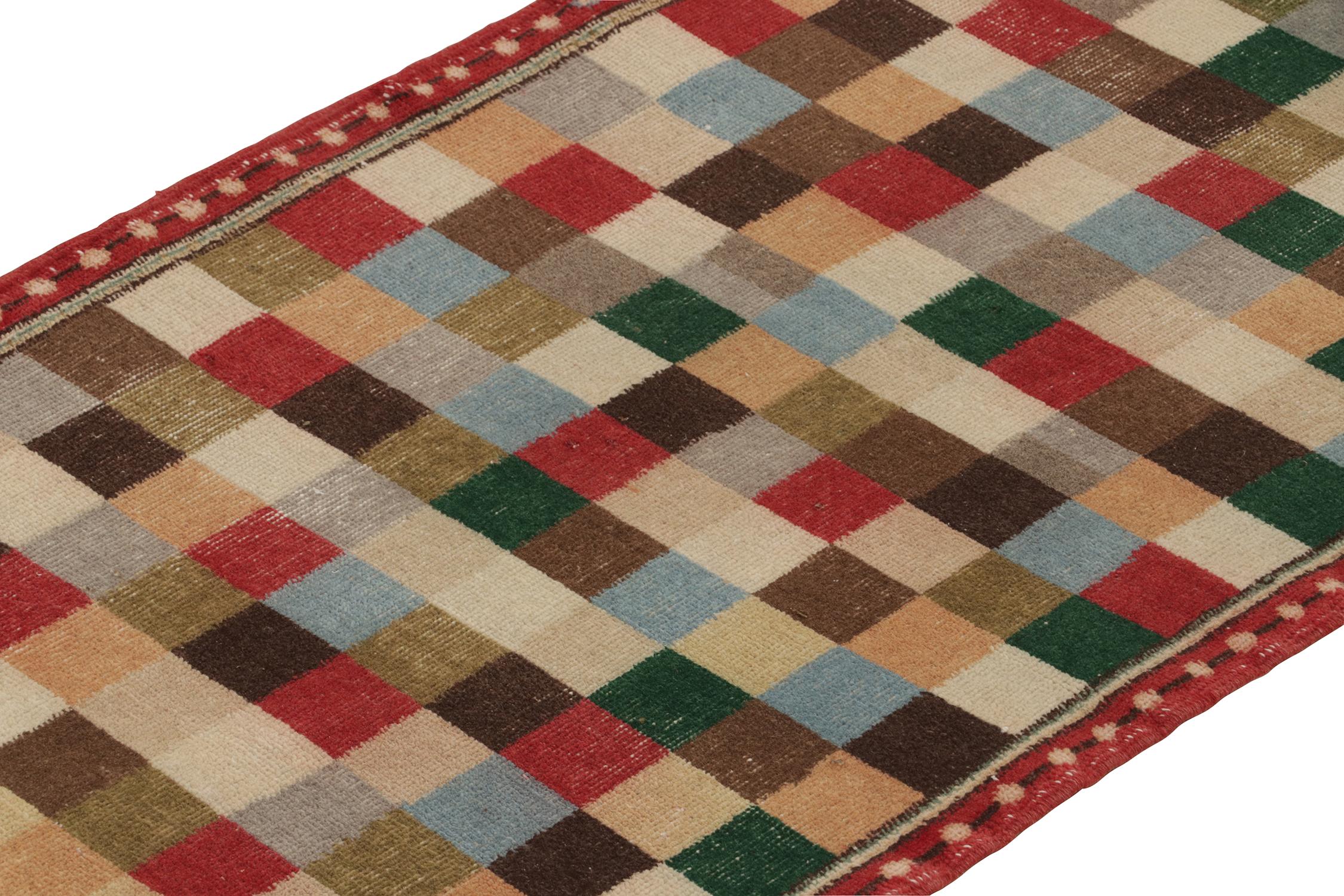 Zeki Muren Vintage-Läufer in polychromem, geometrischem Muster, von Rug & Kilim (Türkisch) im Angebot