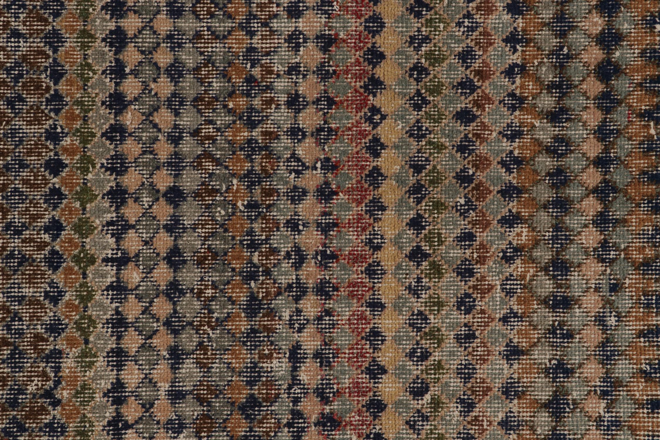 Vintage Zeki Müren Läufer mit vielfarbigem geometrischem Muster, von Rug & Kilim im Zustand „Gut“ im Angebot in Long Island City, NY