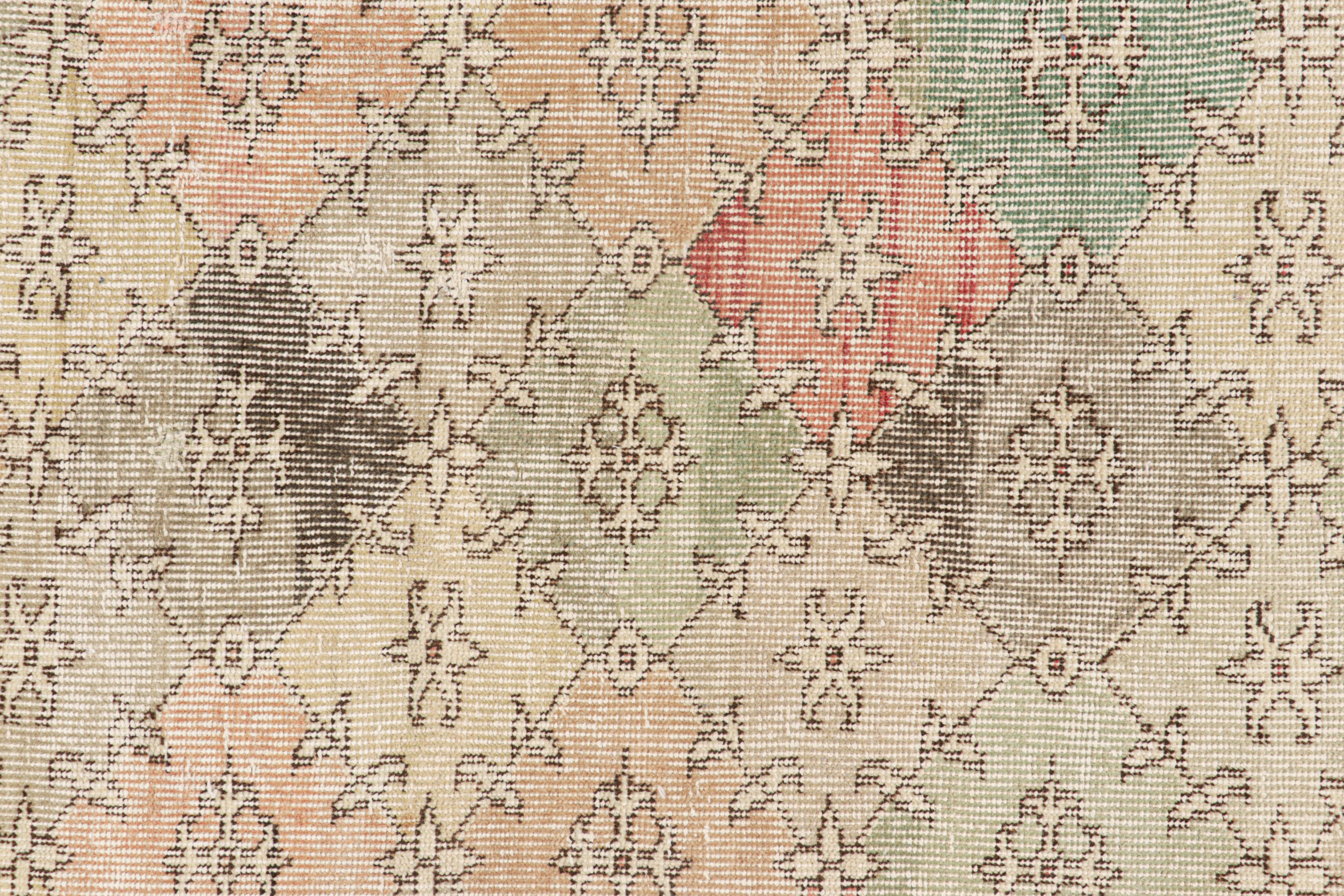 Vintage Zeki Müren Läufer in polychromen geometrischen Mustern, von Rug & Kilim (Mitte des 20. Jahrhunderts) im Angebot
