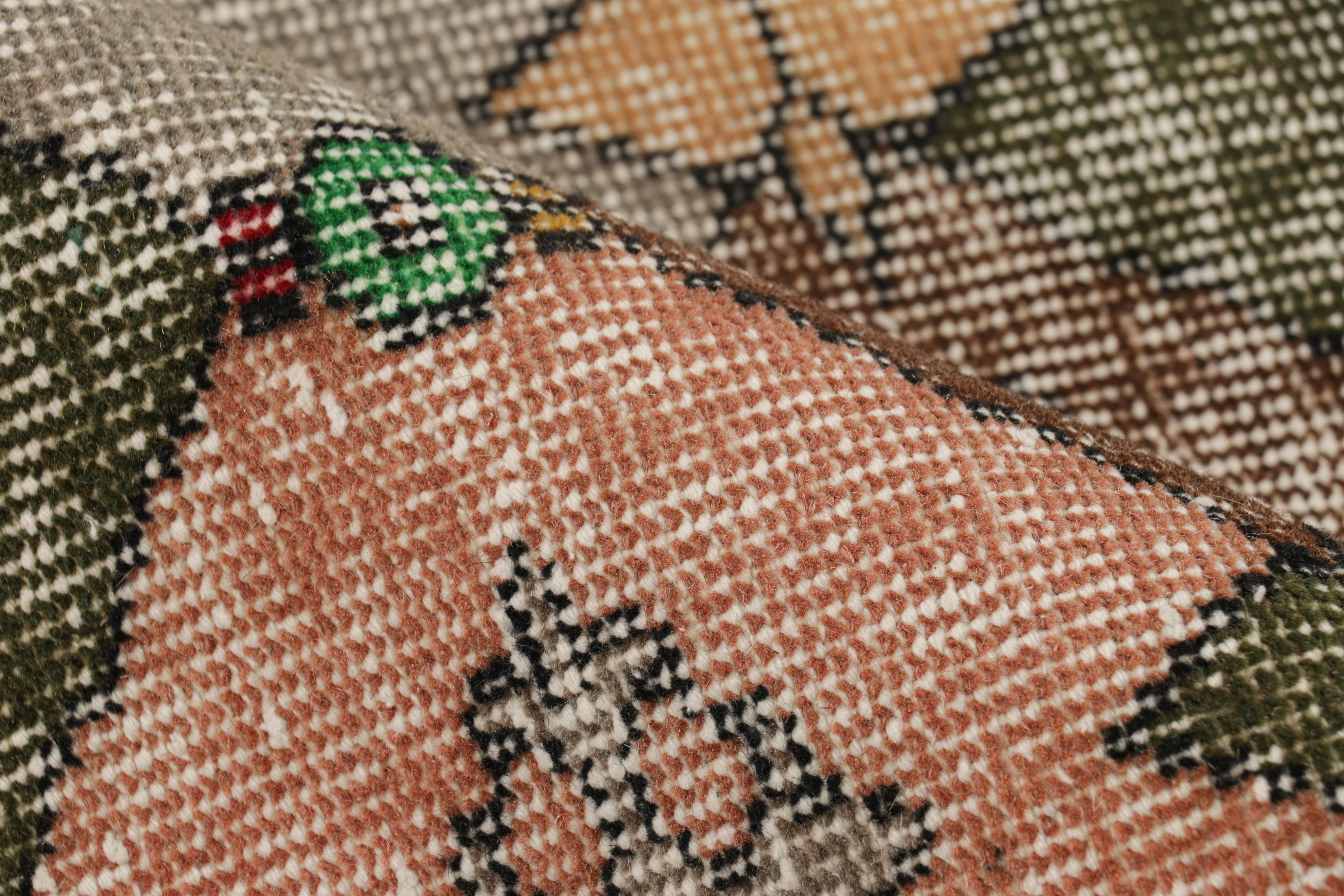 Vintage Zeki Müren Läufer in polychromen geometrischen Mustern, von Rug & Kilim (Wolle) im Angebot