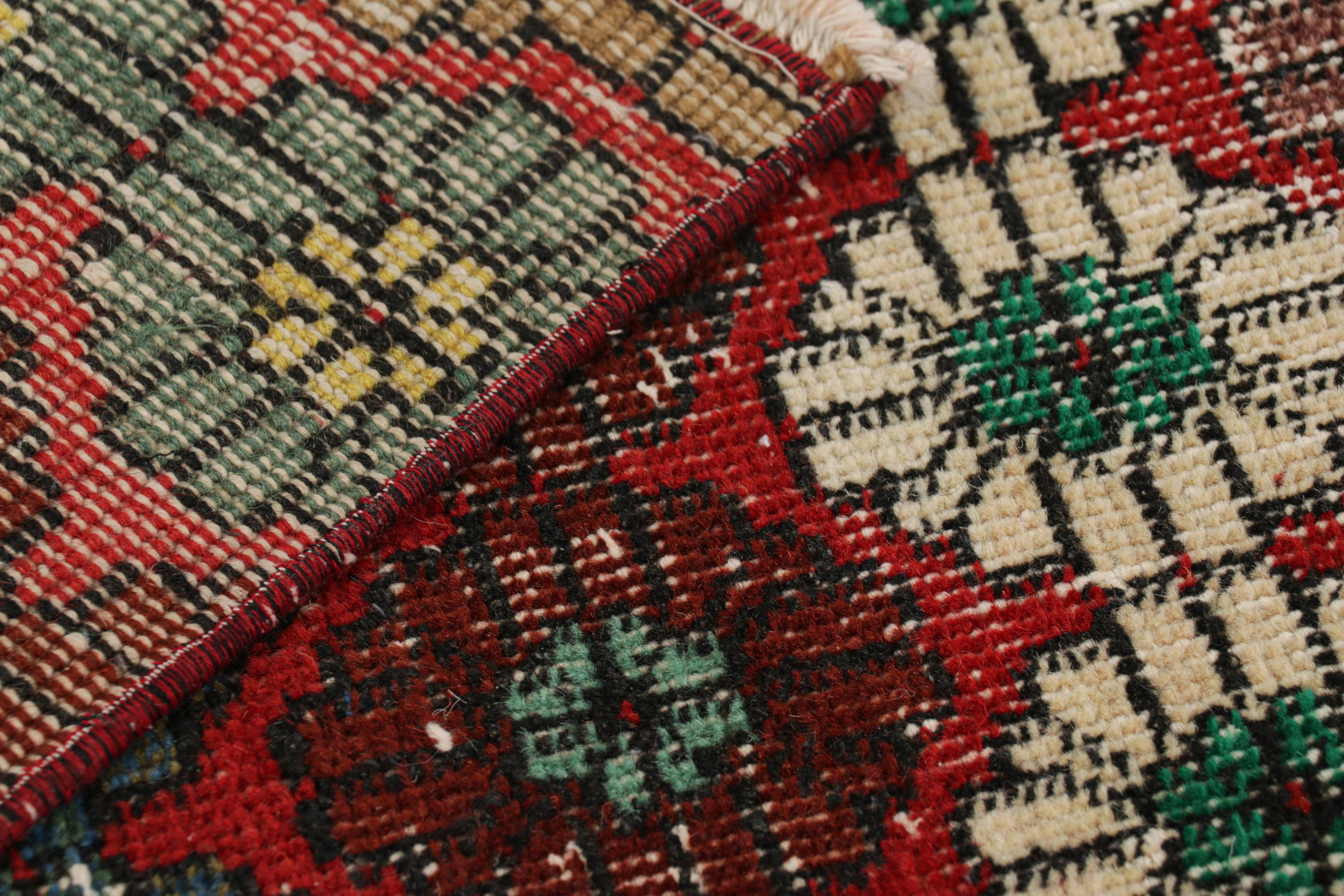 Vintage Zeki Múren Läufer in Rot, mit bunten Blumenmustern von Rug & Kilim (Wolle) im Angebot