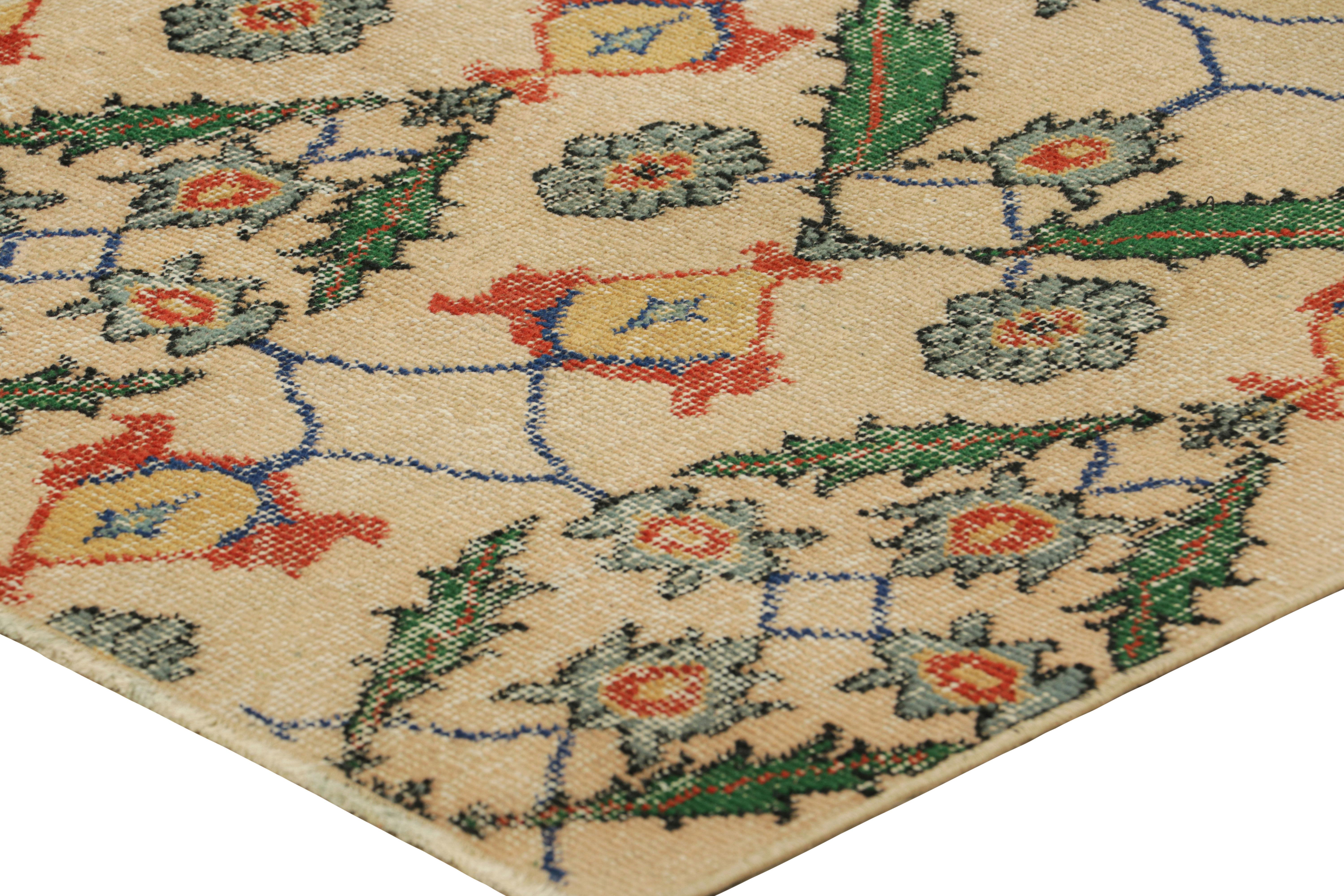 Vintage Zeki Müren Läufer in Beige mit polychromen Blumenmustern  Teppich (Mitte des 20. Jahrhunderts) im Angebot