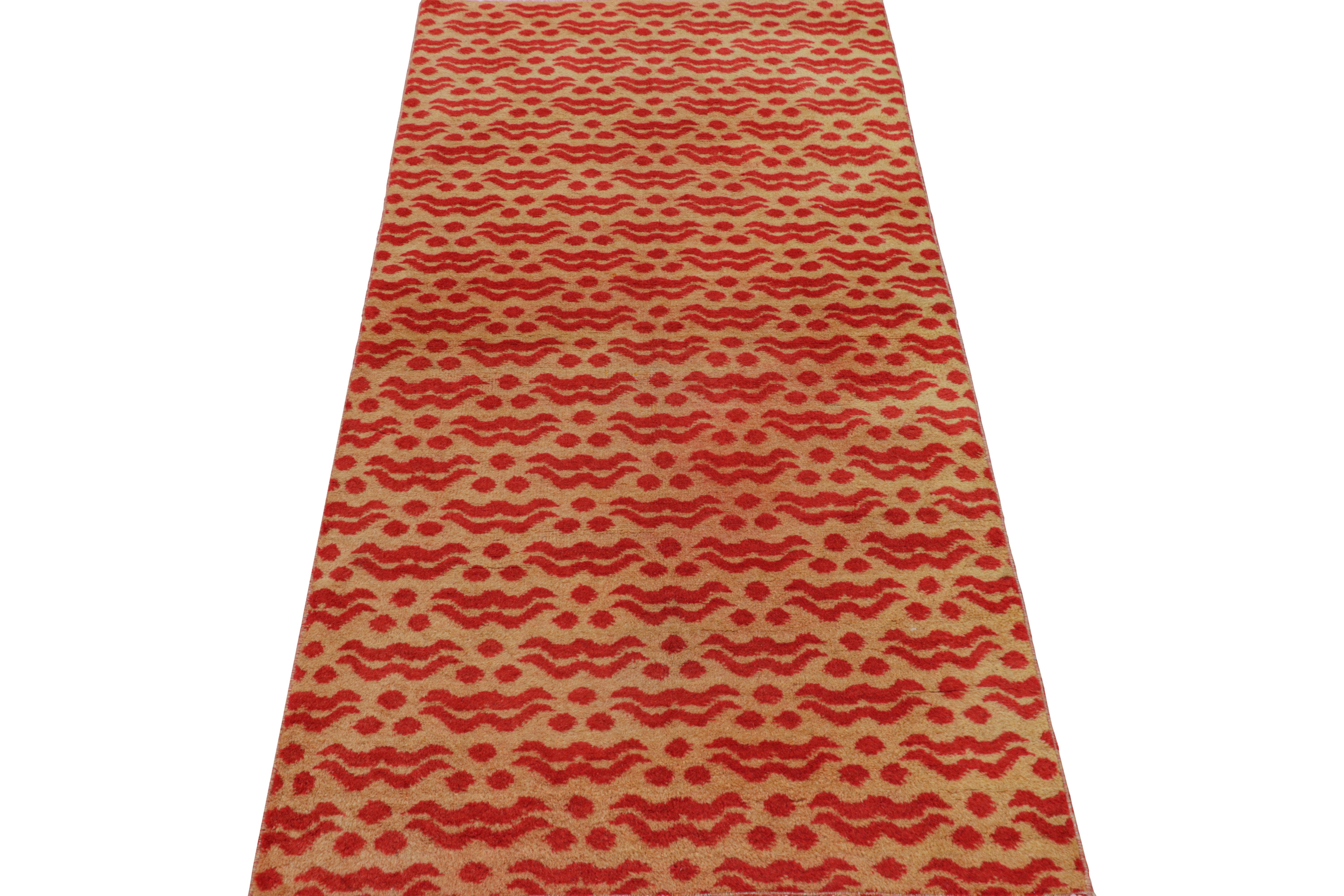 Hand-Knotted Vintage Zeki Müren Runner Rug in Beige with Red Cintamani Motifs  Rug & Kilim For Sale