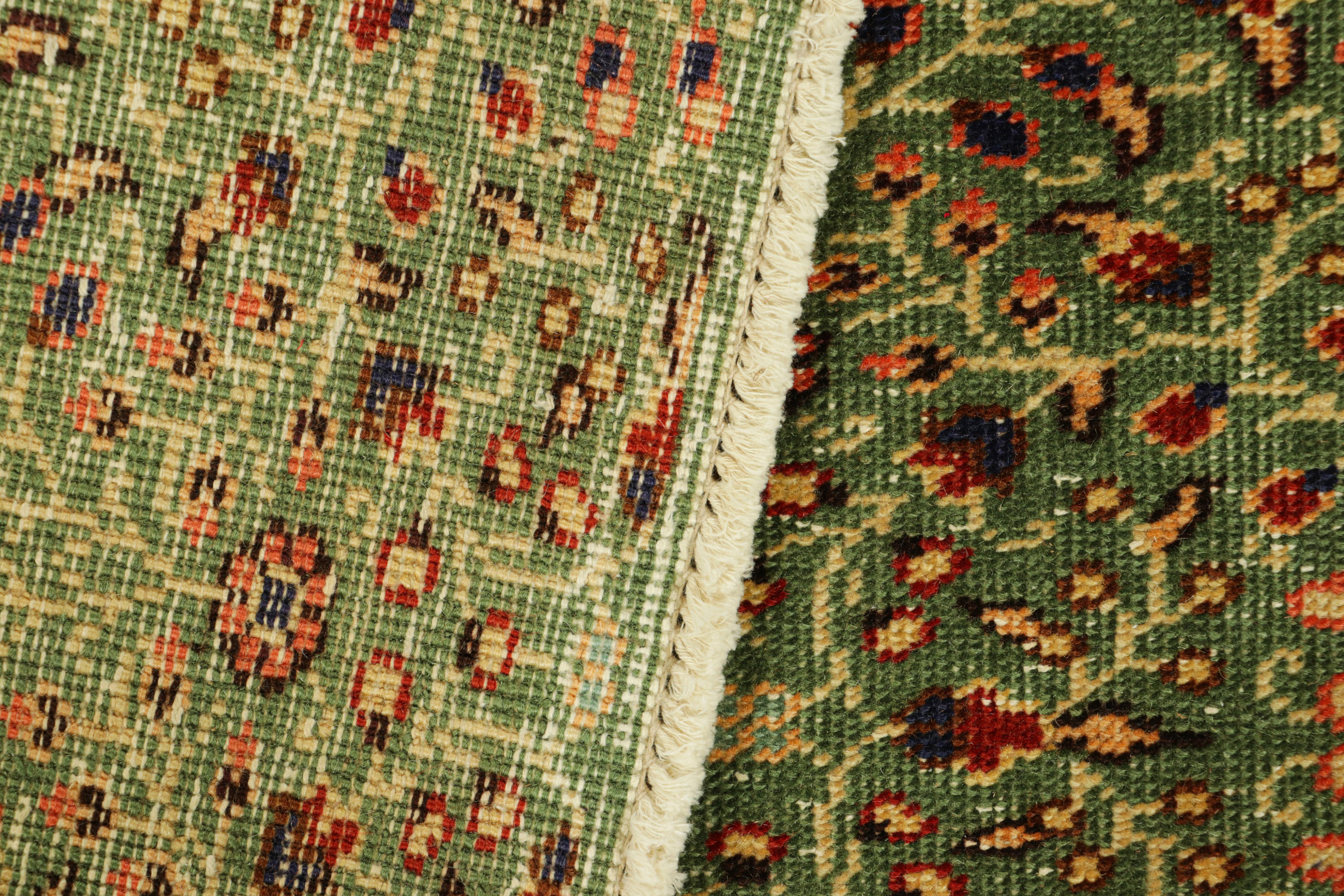 Vintage Zeki Müren Läufer in Grün mit Blumenmuster, von Rug & Kilim (Wolle) im Angebot