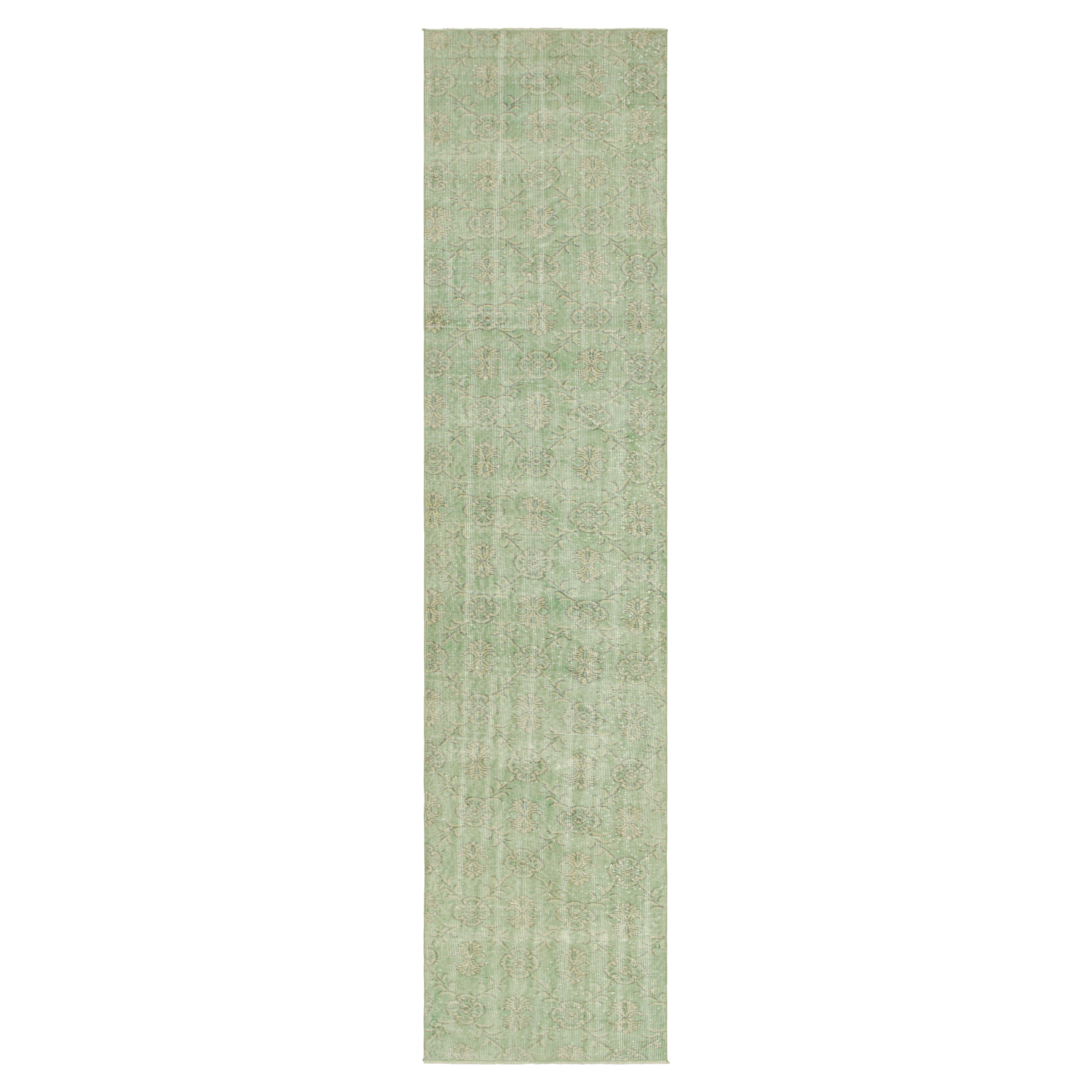 Vintage Zeki Müren Läufer in Grün mit Blumenmuster, von Rug & Kilim