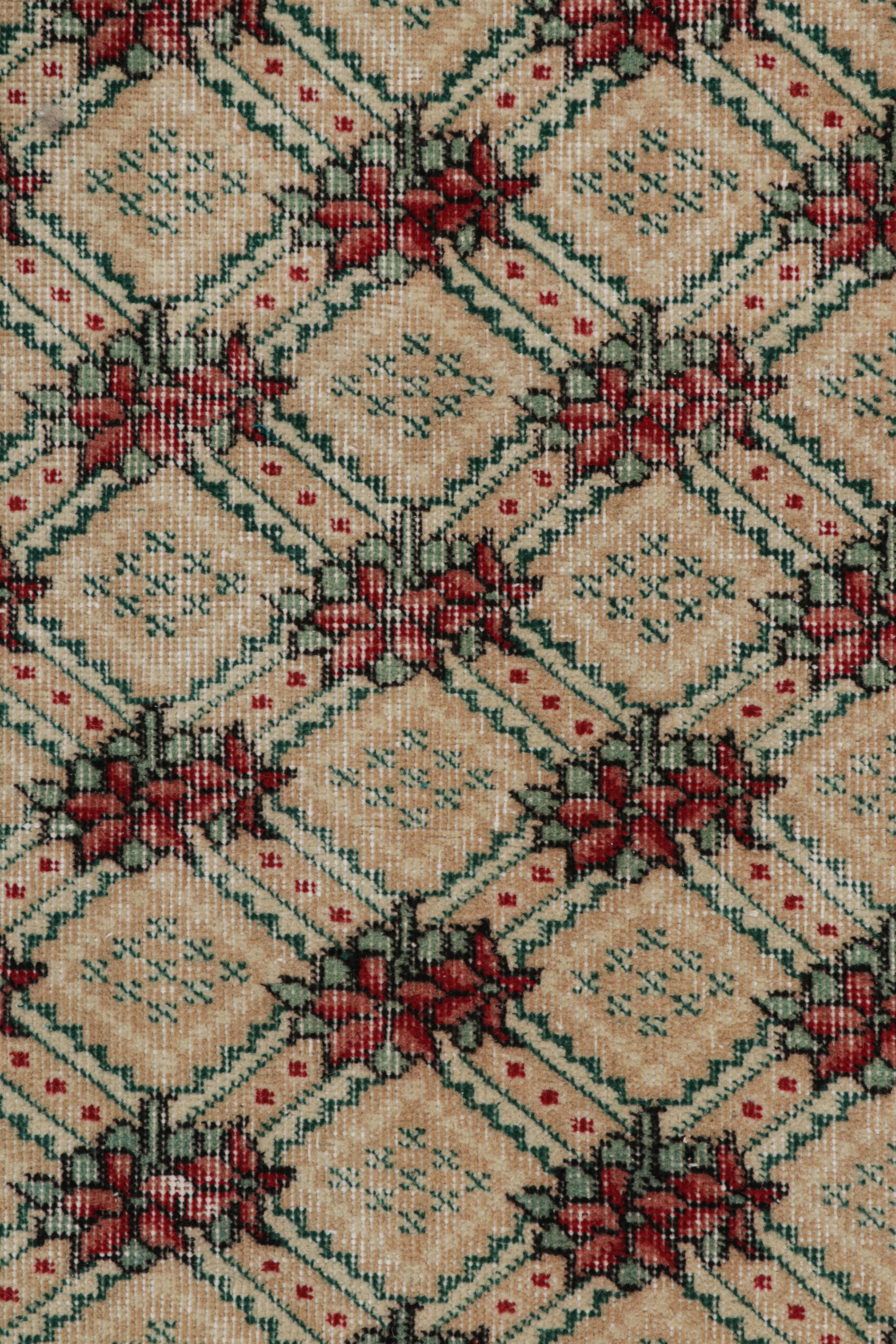 Vintage Zeki Müren Läufer in Rot mit geometrischen Mustern, von Rug & Kilim (Mitte des 20. Jahrhunderts) im Angebot