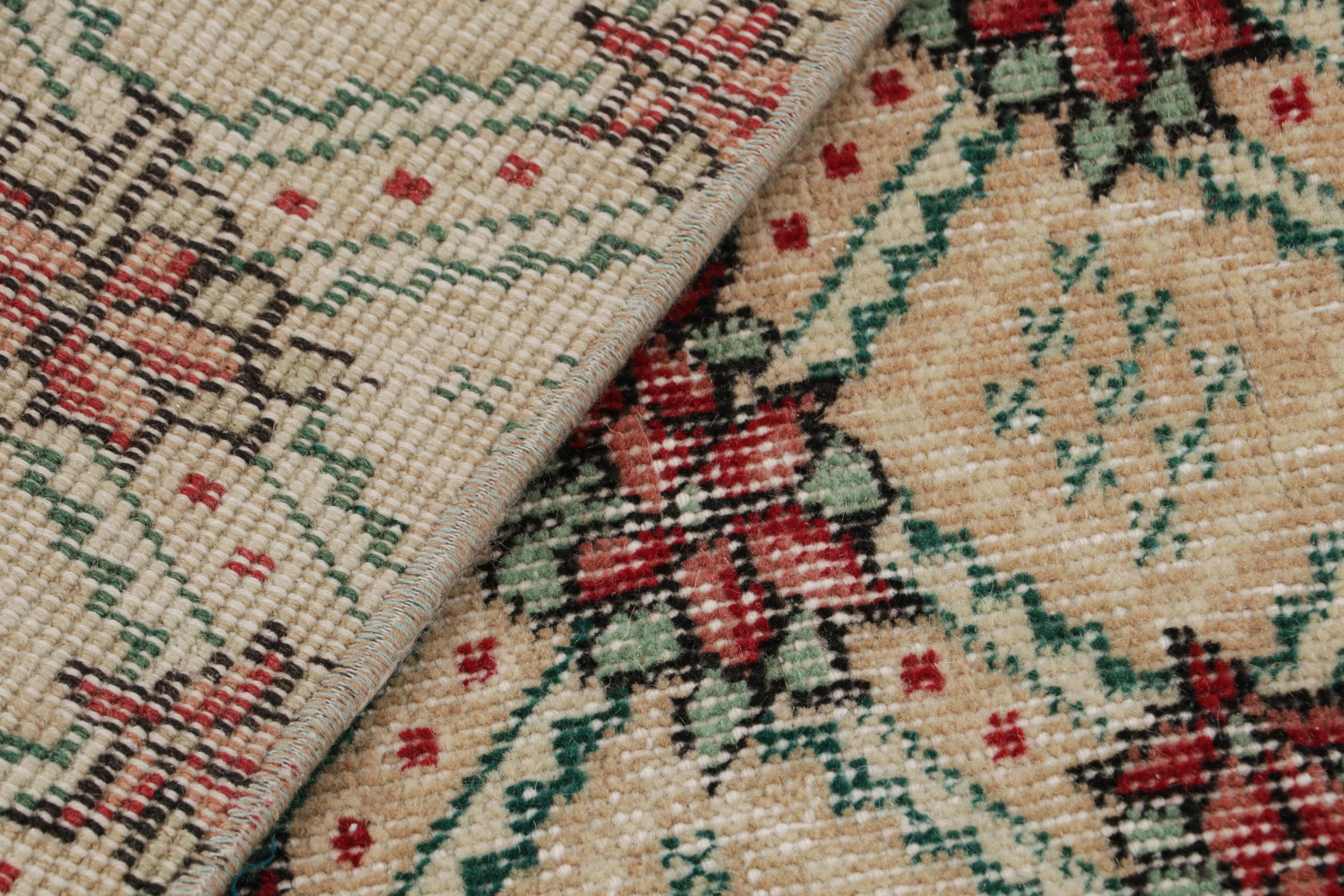Alfombra de calle vintage Zeki Müren roja con motivos geométricos, de Rug & Kilim Lana en venta