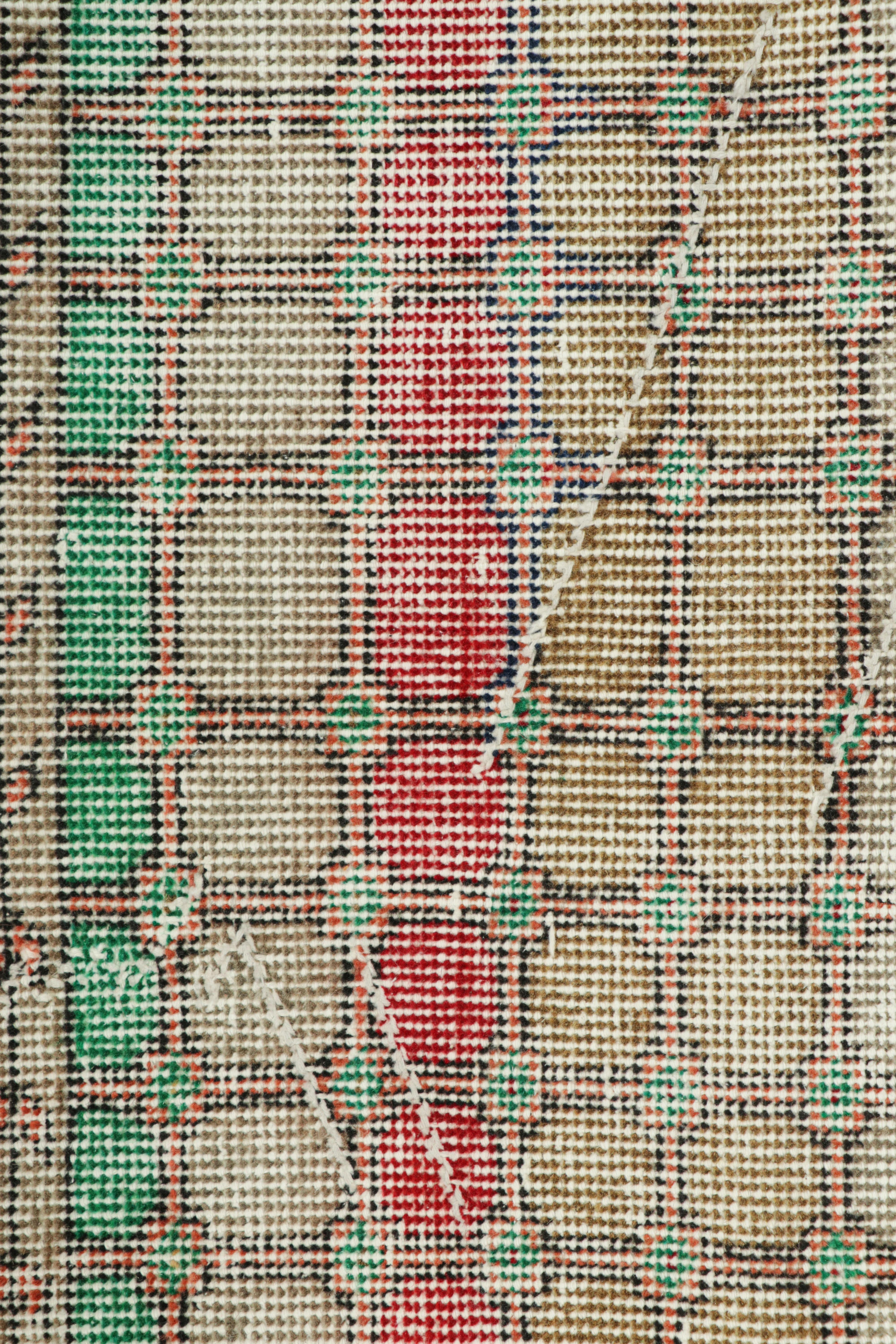 Vintage Zeki Müren Läufer Teppich mit buntem Blumenmedaillon  Rug & Kilim (Türkisch) im Angebot