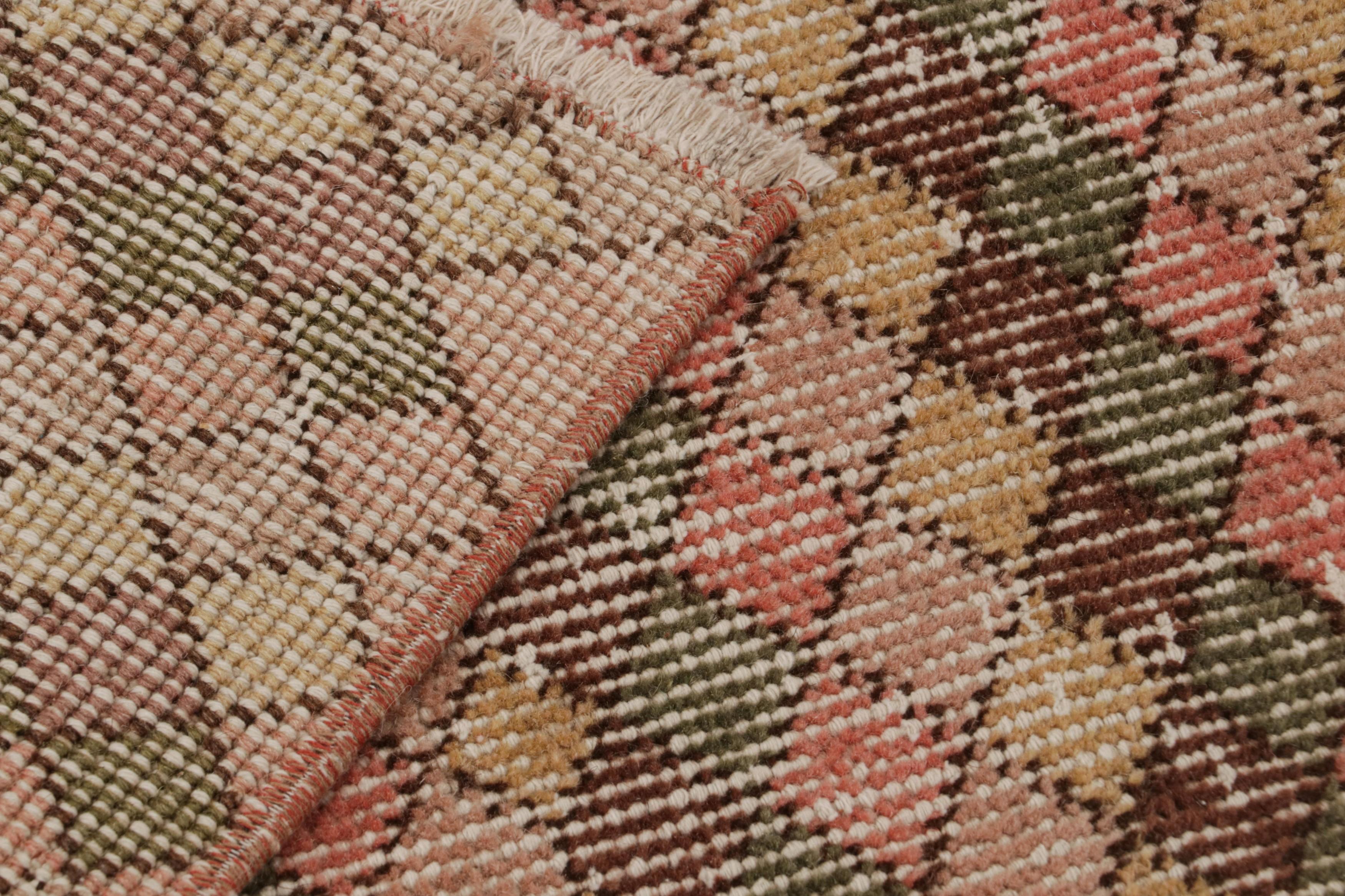 Vintage Zeki Müren Läufer Teppich mit bunten geometrischen Mustern von Rug & Kilim (Wolle) im Angebot