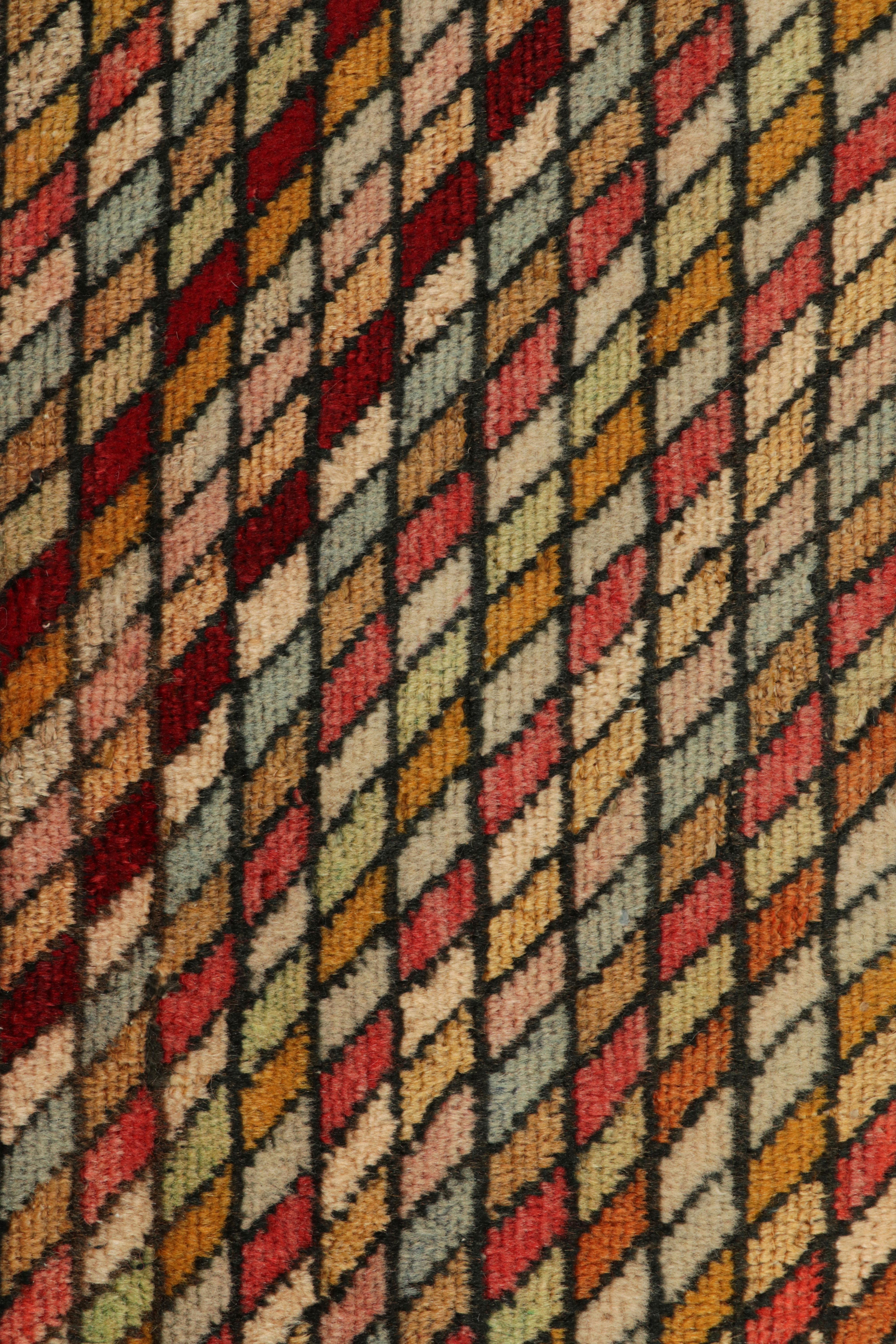 Vintage Zeki Müren Läufer Teppich mit bunten geometrischen Mustern  Rug & Kilim (Türkisch) im Angebot
