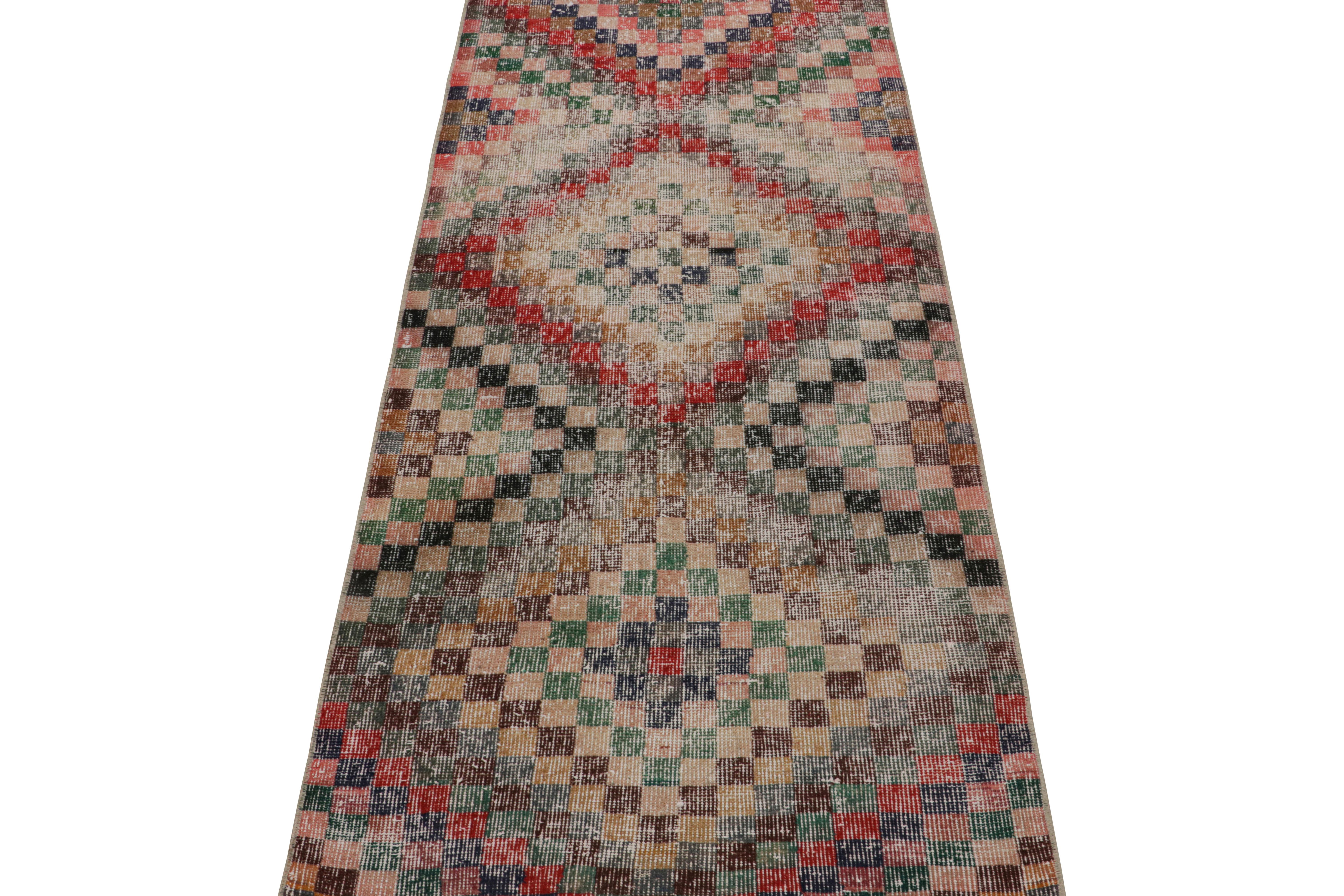 Alfombra de calle vintage Zeki Müren, con motivos geométricos, de Rug & Kilim Turco en venta