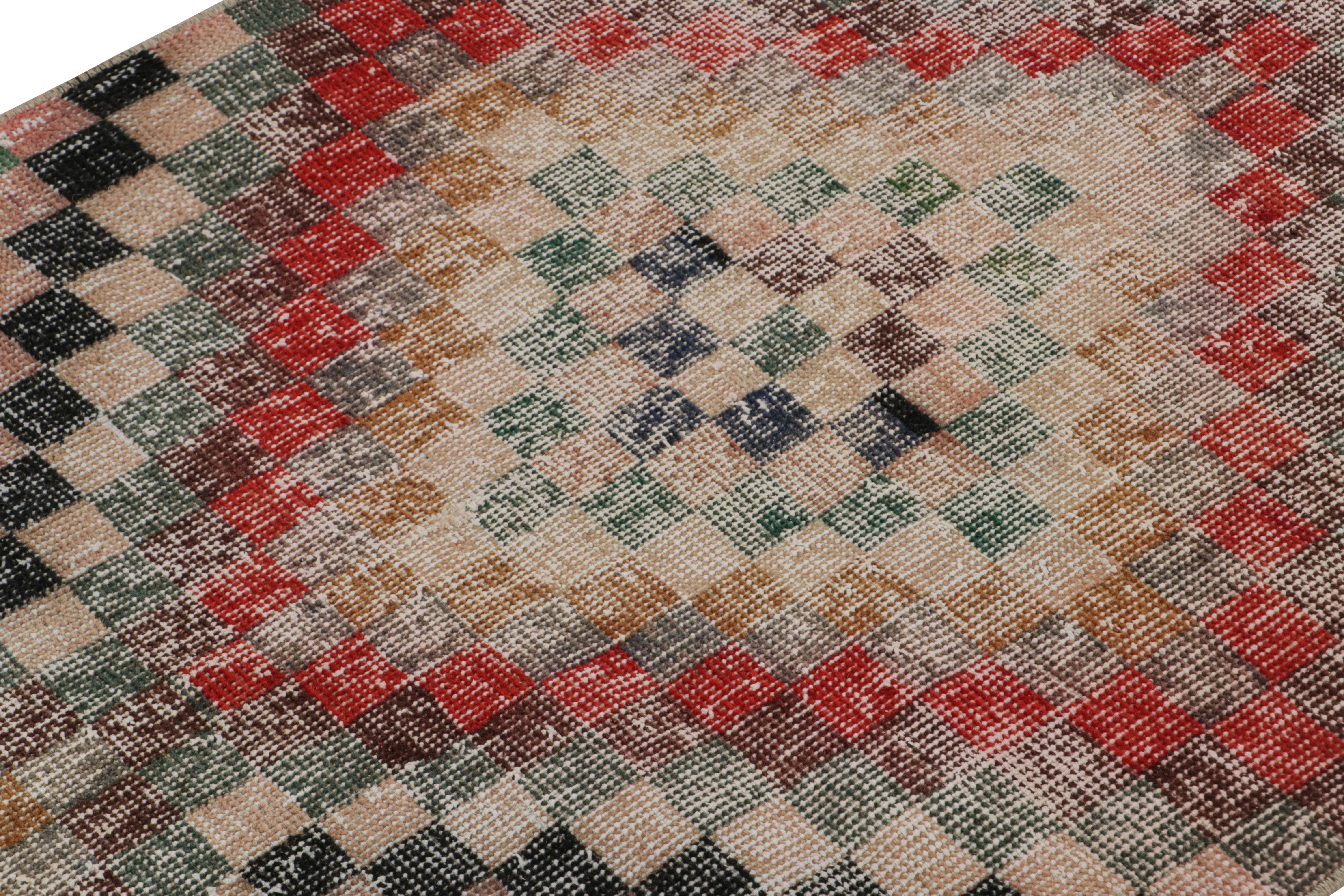 Alfombra de calle vintage Zeki Müren, con motivos geométricos, de Rug & Kilim Anudado a mano en venta