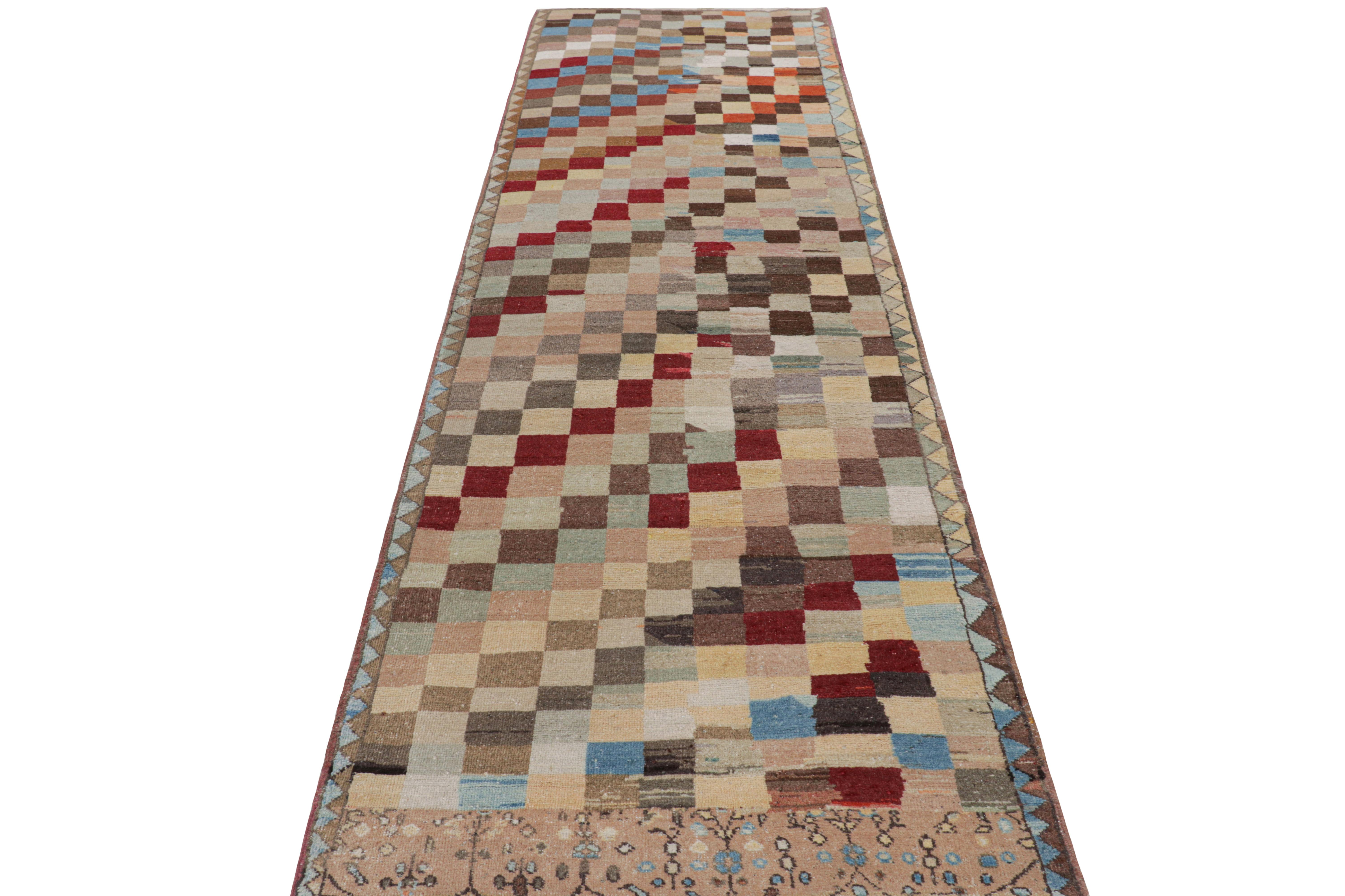 Vintage Zeki Müren Läufer mit polychromen Mustern, von Rug & Kilim (Handgeknüpft) im Angebot