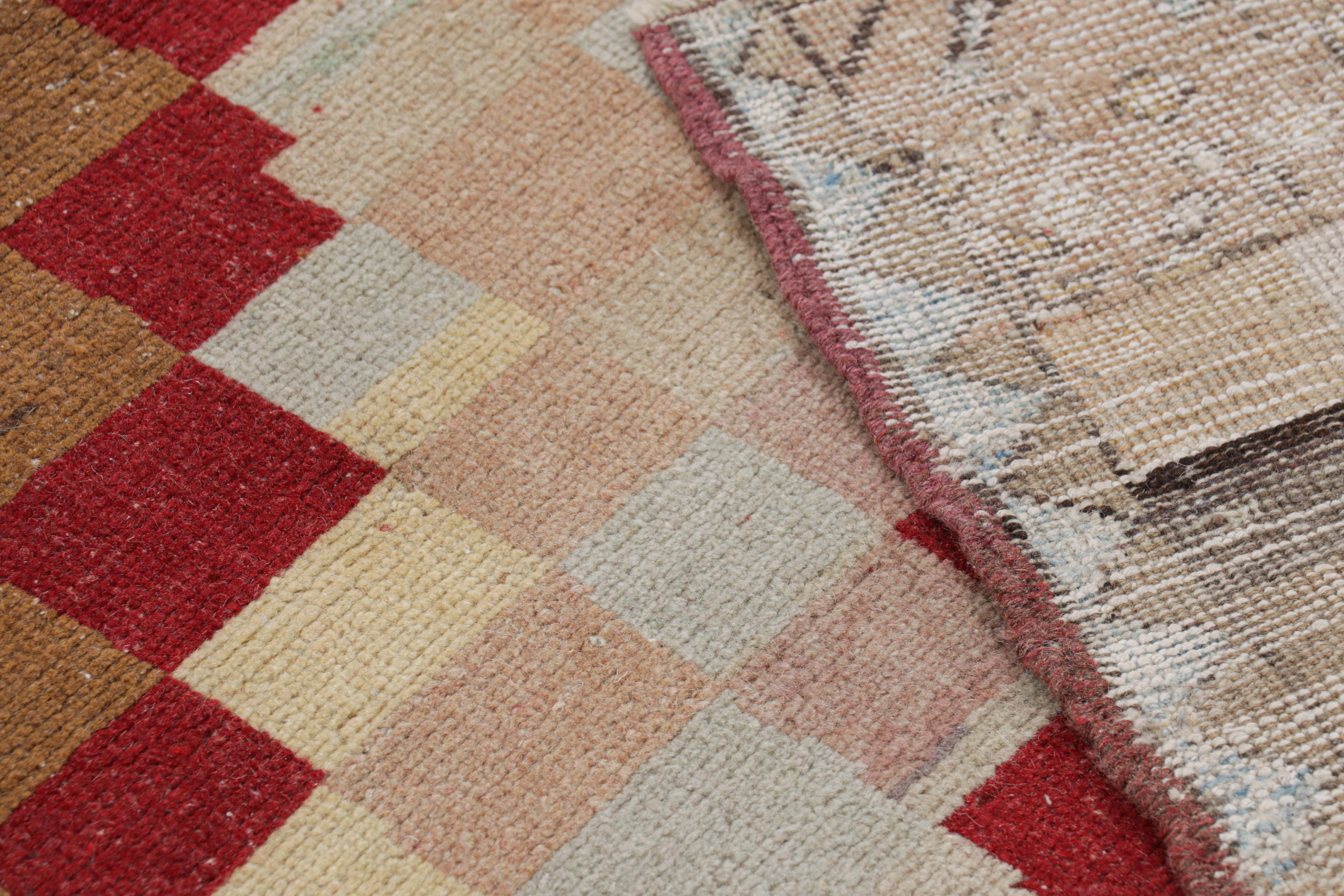 Vintage Zeki Müren Läufer mit polychromen Mustern, von Rug & Kilim (Wolle) im Angebot