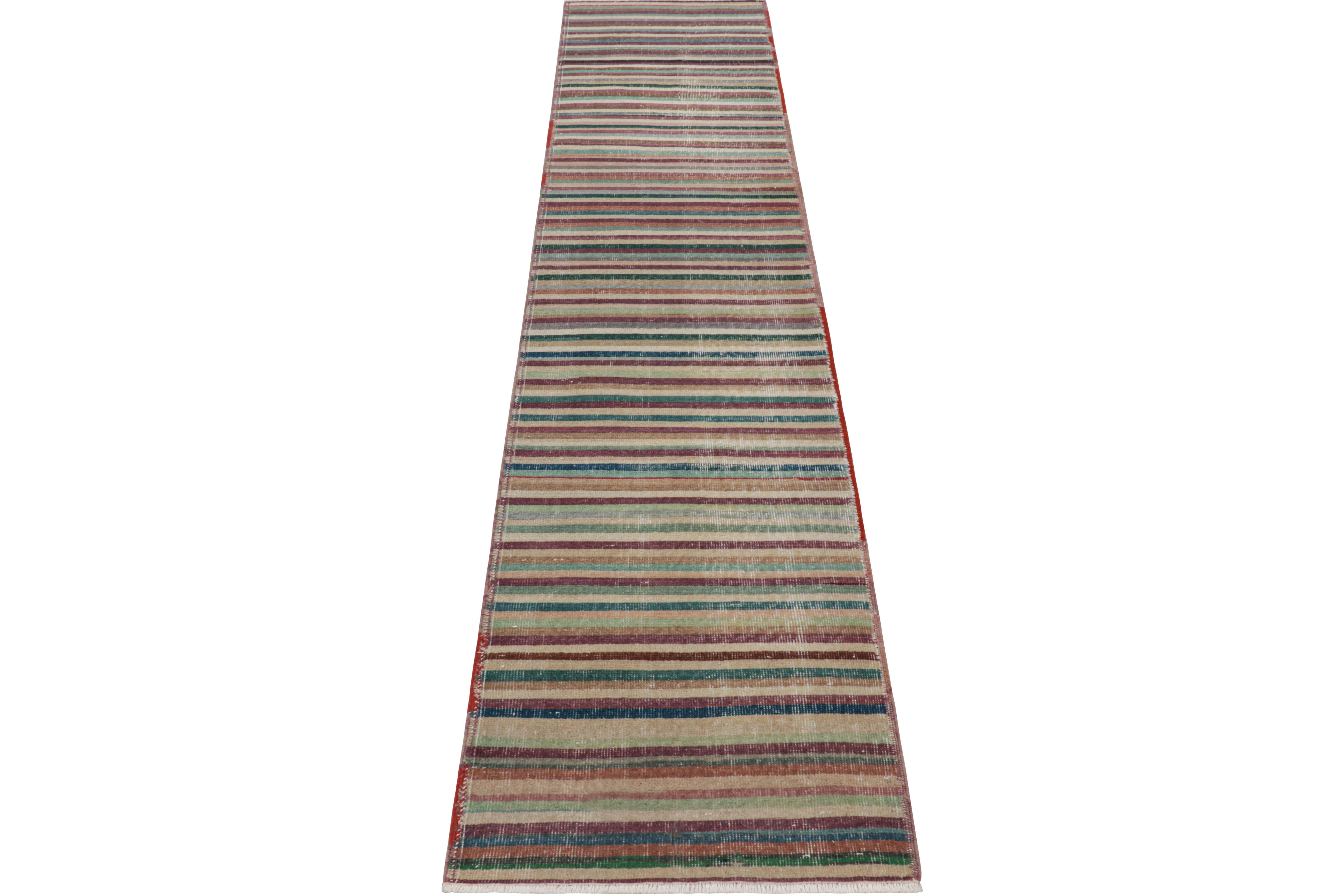Vintage Zeki Müren Läufer mit polychromen Streifen, von Rug & Kilim (Handgeknüpft) im Angebot