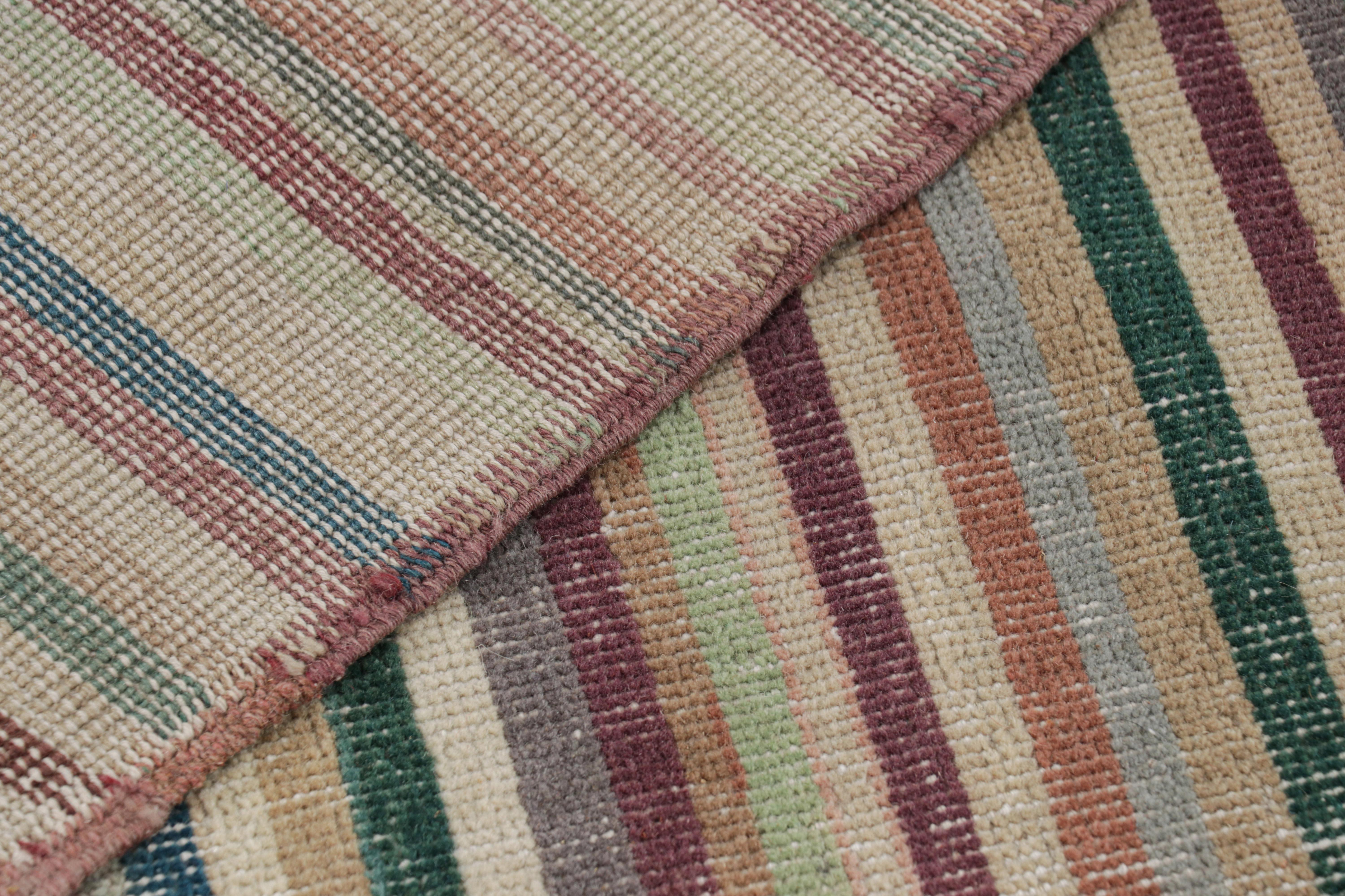 Vintage Zeki Müren Läufer mit polychromen Streifen, von Rug & Kilim im Angebot 1