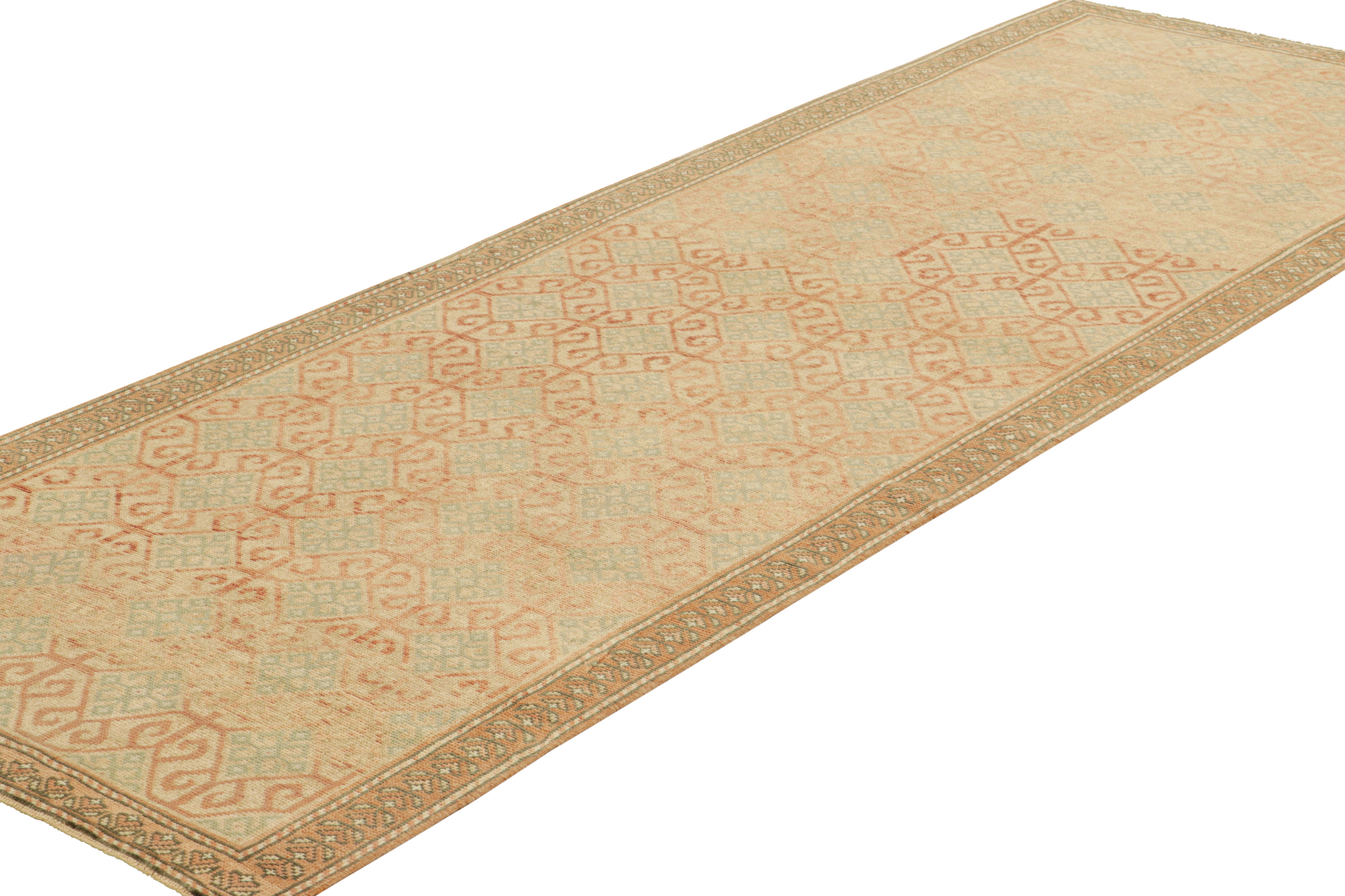 Vintage Zeki Müren Läufer mit polychromen Rautenmustern, von Rug & Kilim (Handgeknüpft) im Angebot