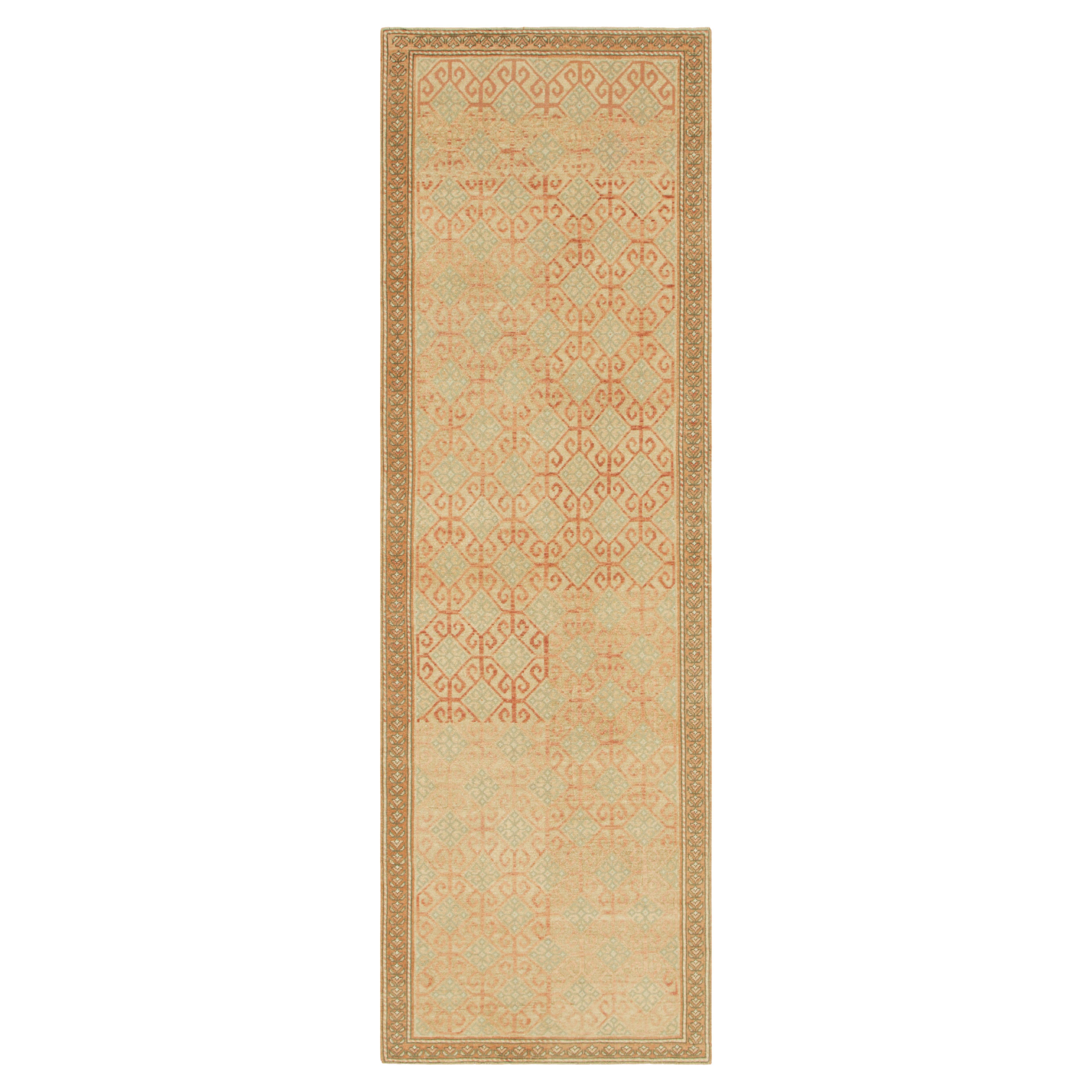 Vintage Zeki Müren Läufer mit polychromen Rautenmustern, von Rug & Kilim