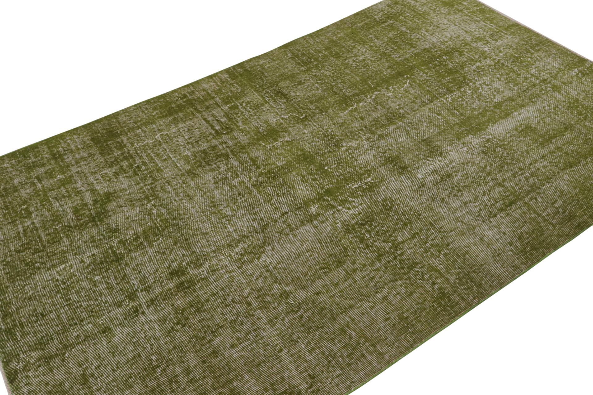 This vintage 5x8 rug, hand-knotted in wool, circa 1960-1970, is one of Zeki Müren’s rare pieces in ‘solid’ chartreuse green tones, features a muted look of pattern born of the weaving technique—subtle yet fabulous. 

On the Design: 

Connoisseurs