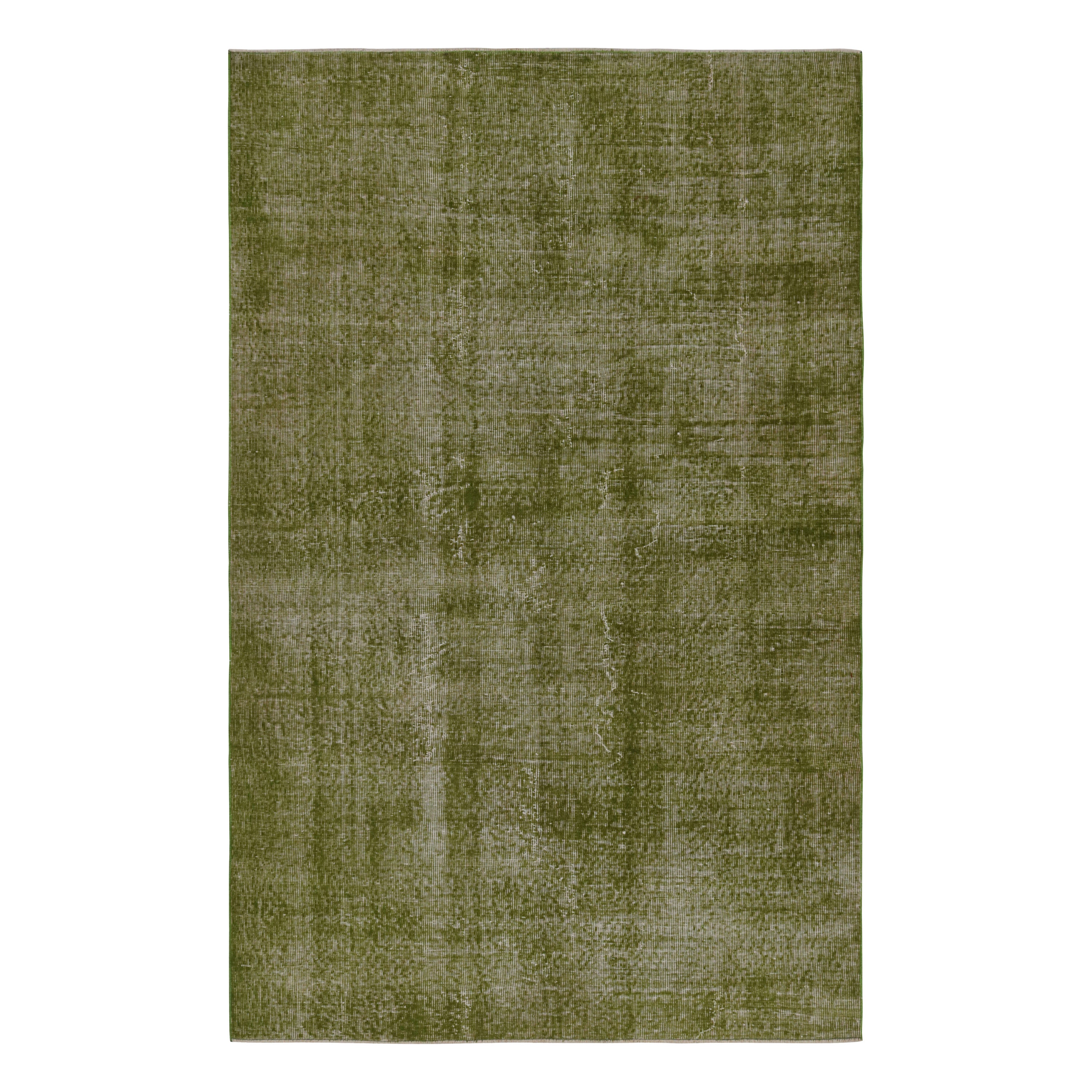 Vintage Zeki Müren Massivteppich, in Chartreuse Grün, von Rug & Kilim im Angebot