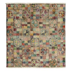 Vintage Zeki Múren Quadratischer Teppich mit polychromen, geometrischen Mustern  Rug & Kilim