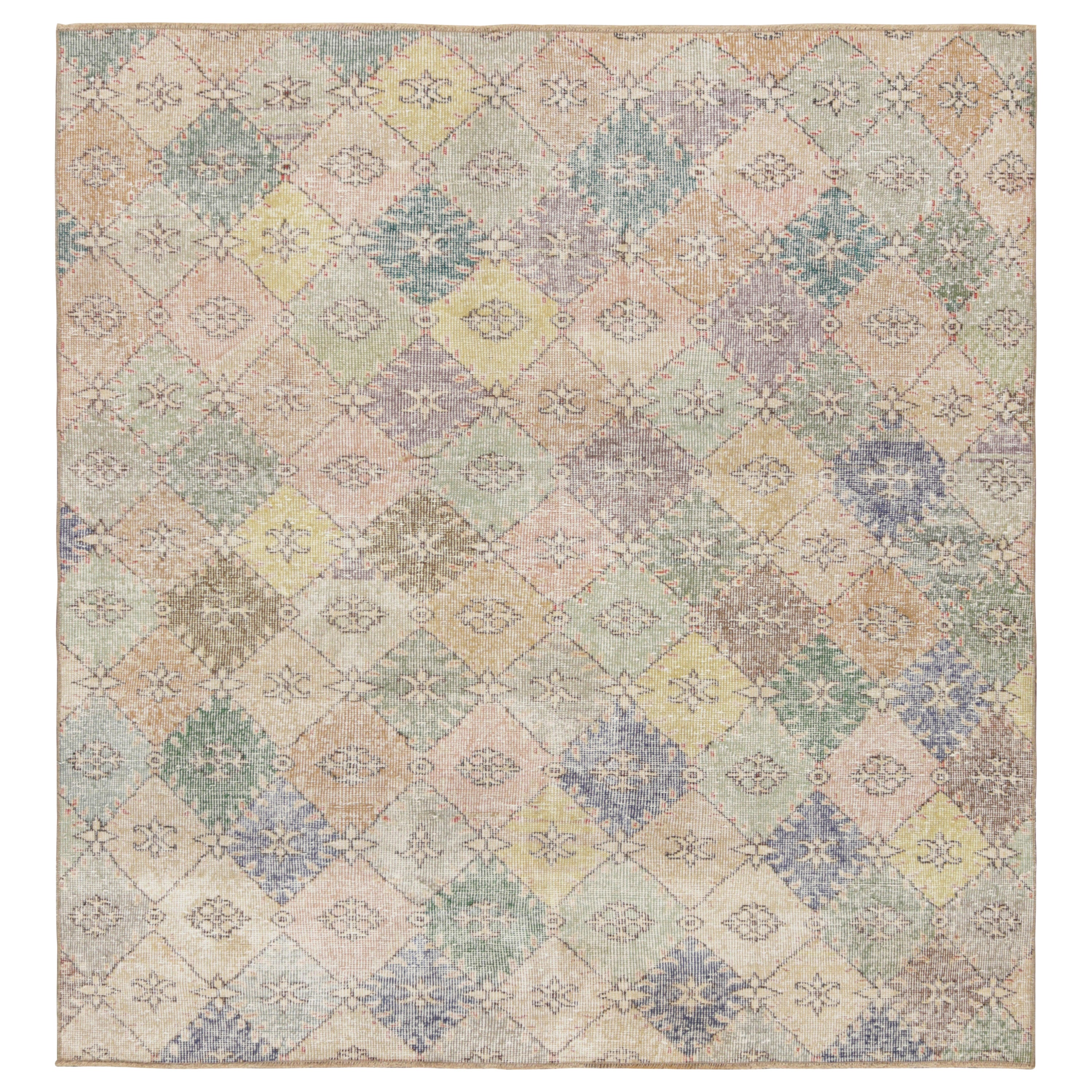 Vintage Zeki Müren Quadratischer Teppich mit mehrfarbigem geometrischem Muster, von Rug & Kilim