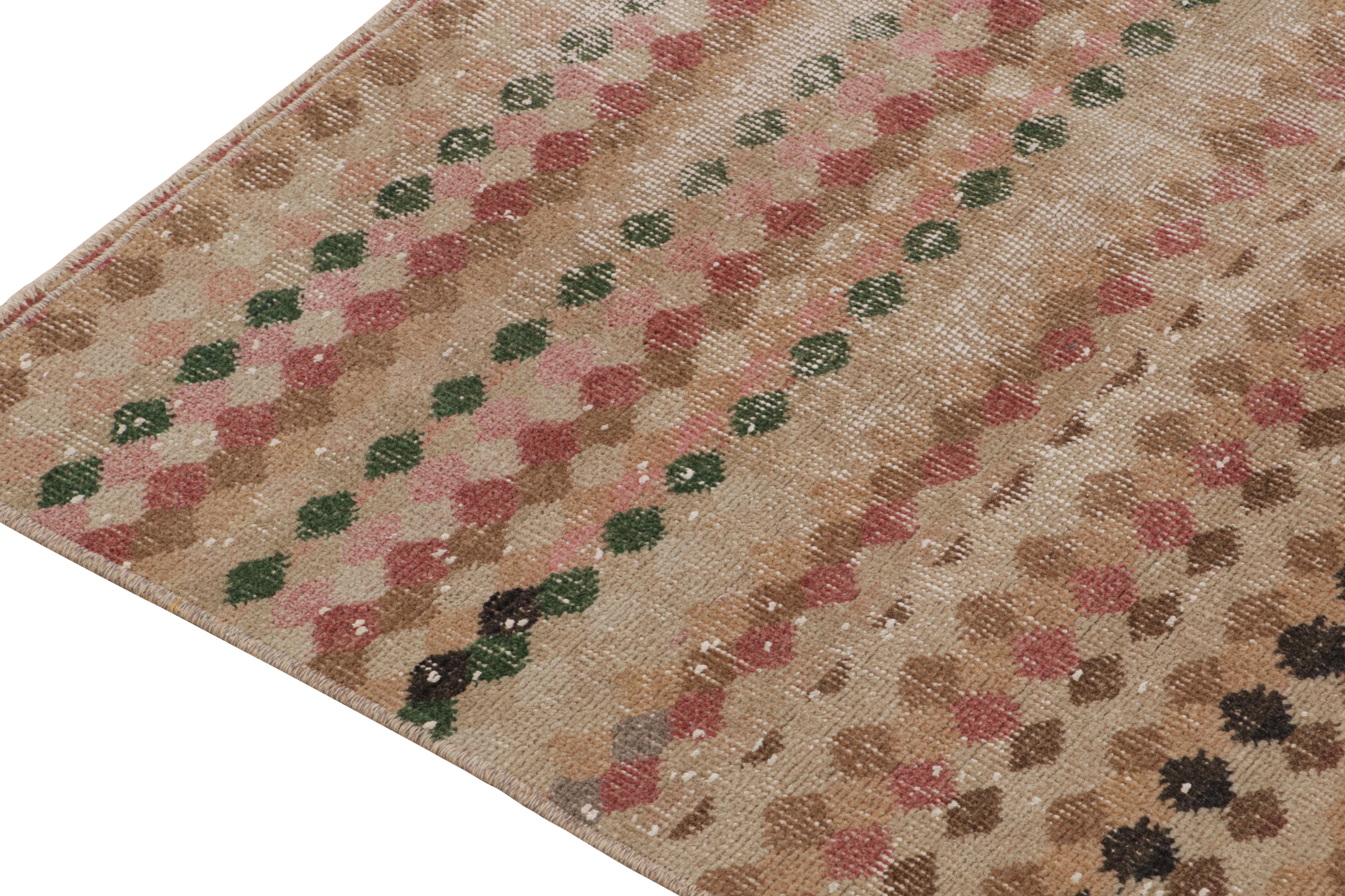 Vintage Zeki Müren Quadratischer Teppich mit geometrischen Mustern von Rug & Kilim (Handgeknüpft) im Angebot