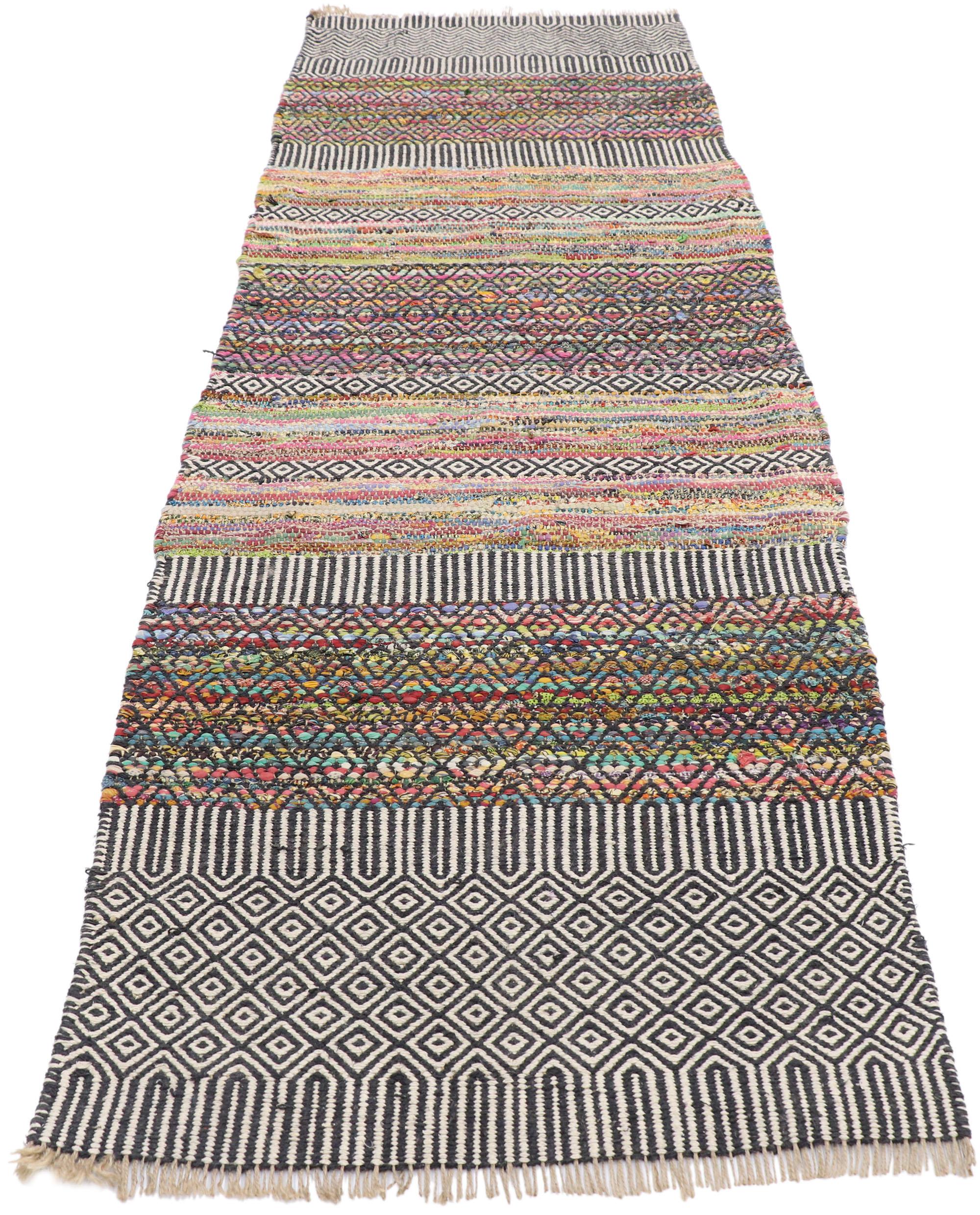 Hand-Woven Vintage Zemmour Berber Moroccan Kilim Rug with Boho Chic Tribal Style