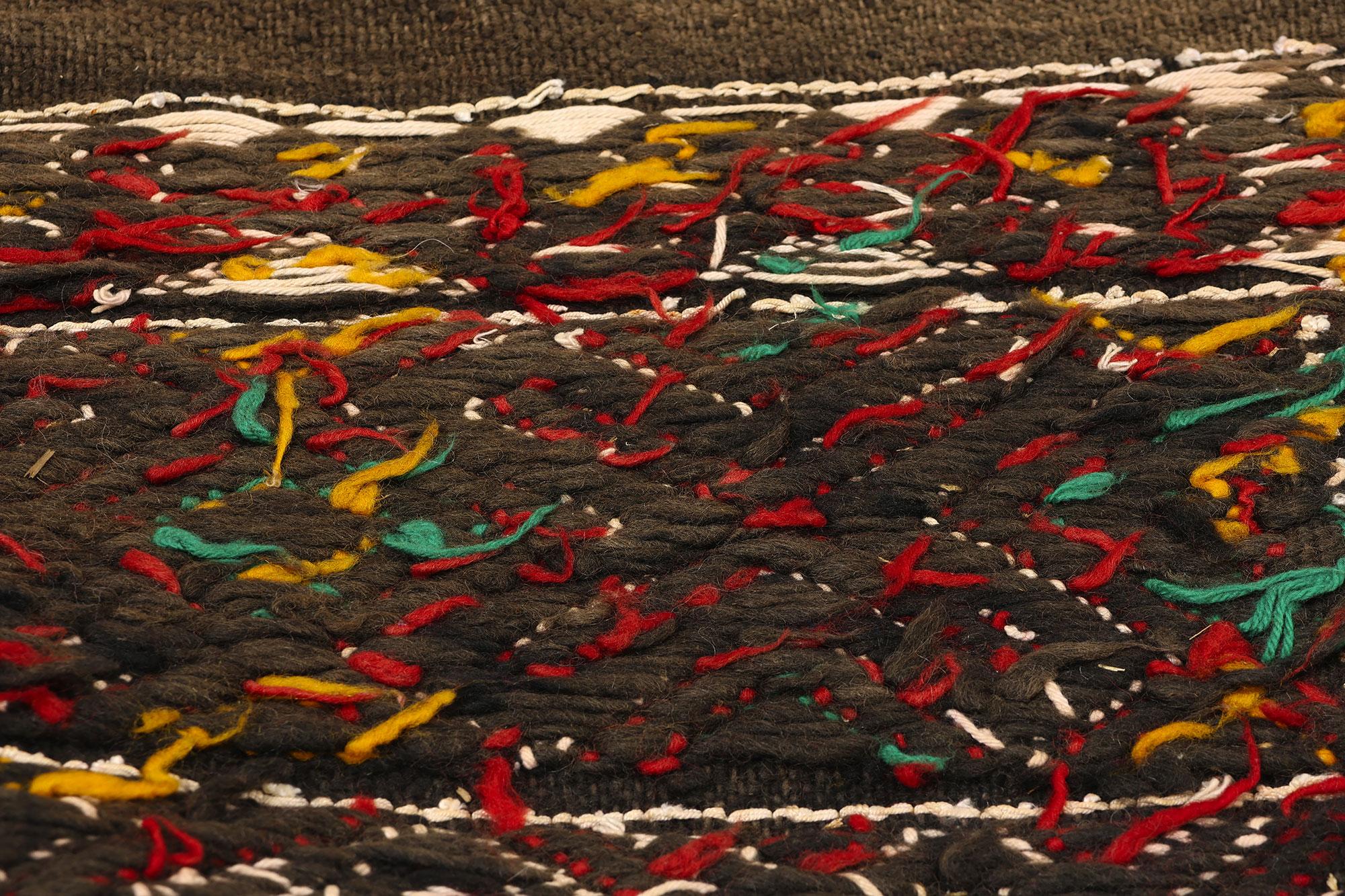 Alfombra Marroquí Zemmour Hanbel Bereber Colorida de Mediados de Siglo de 1960, 03'10 x 21'06 siglo XX en venta