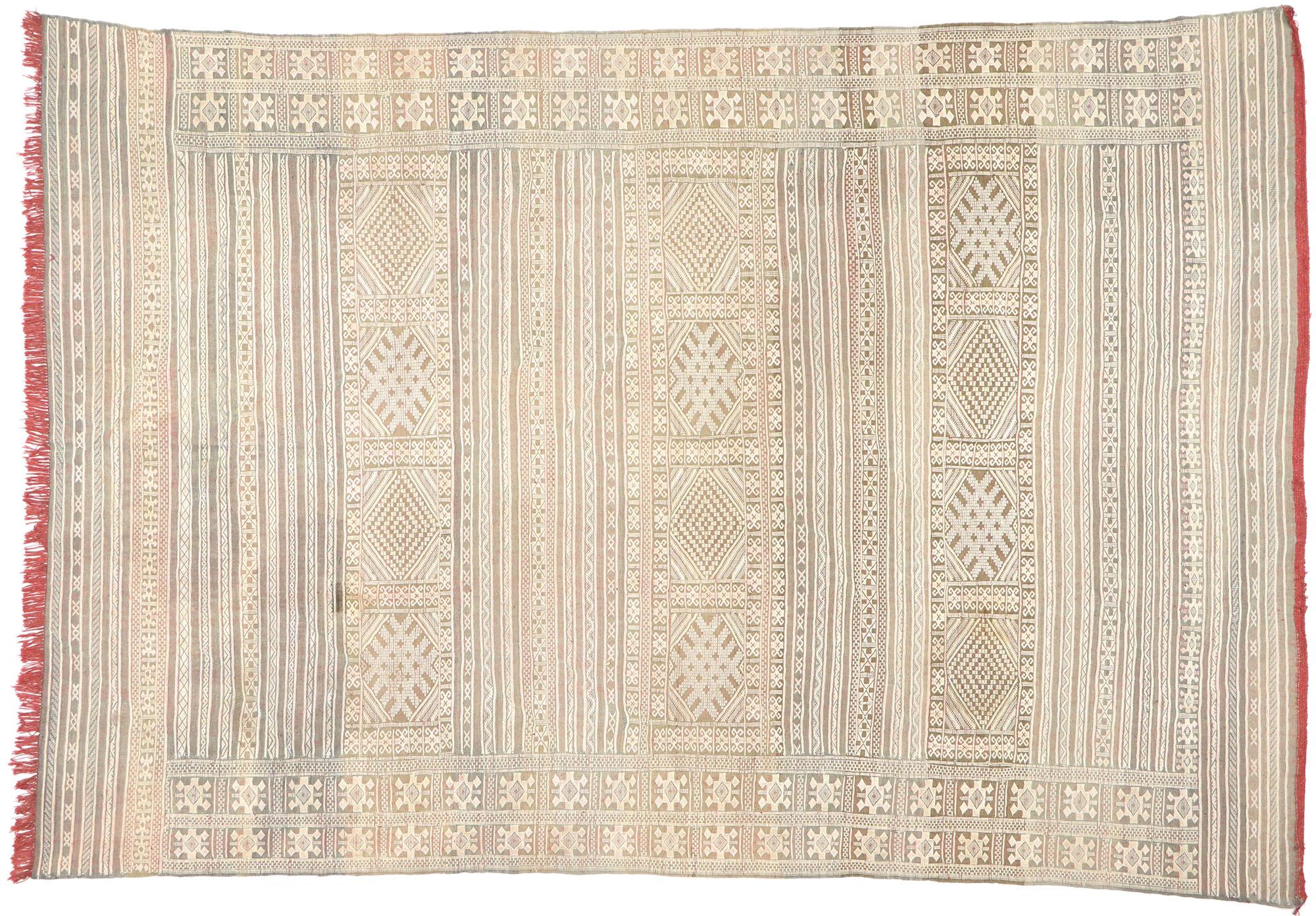 Vintage Zemmour Marokkanischer Kilim-Teppich von Berber Tribes of Morocco im Angebot 1