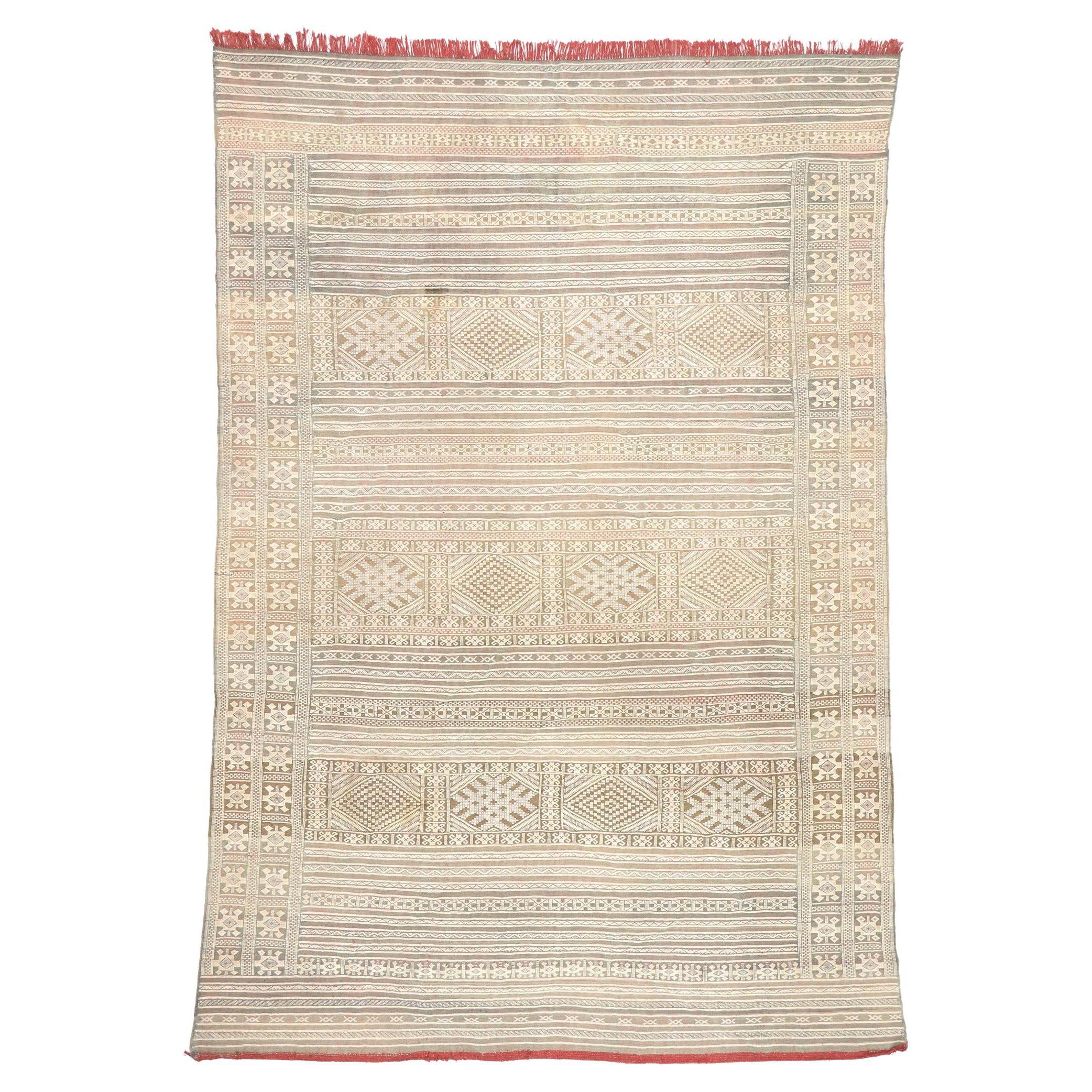 Vintage Zemmour Marokkanischer Kilim-Teppich von Berber Tribes of Morocco im Angebot