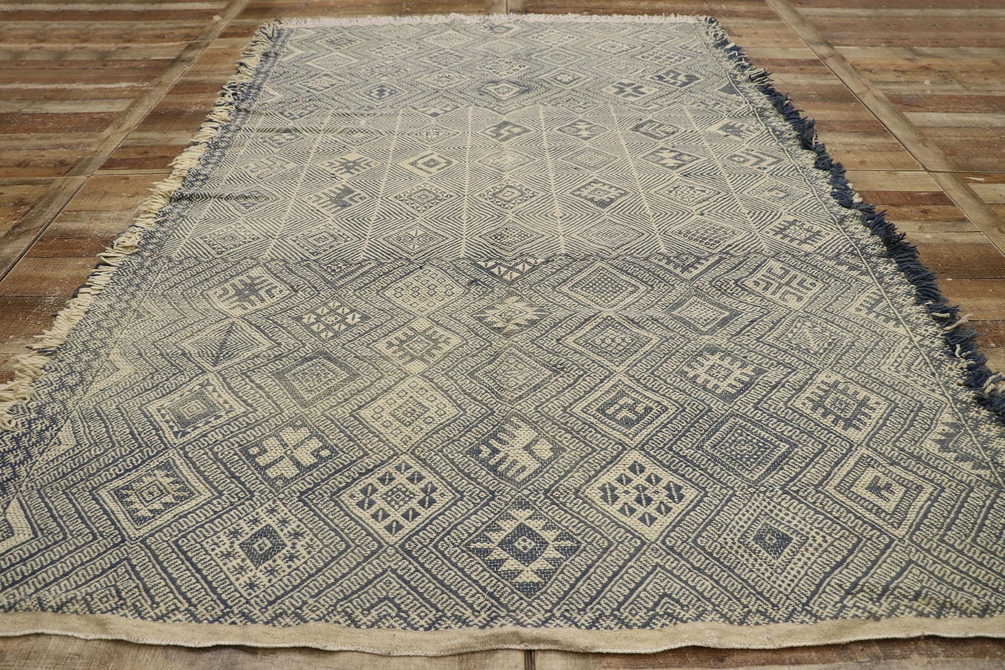 Wool Vintage Zemmour Moroccan Kilim Rug with Boho Chic Tribal Style For Sale