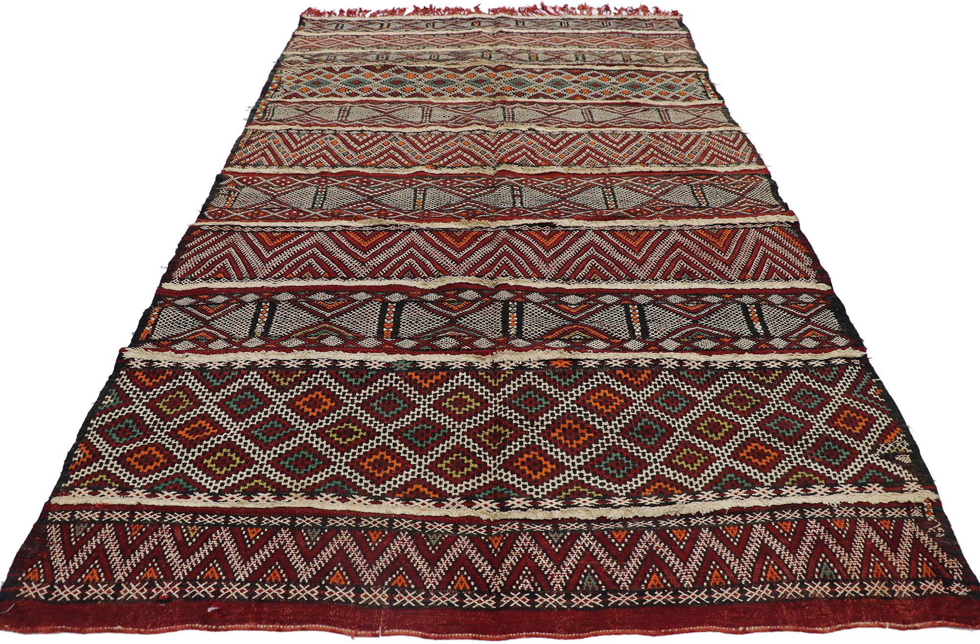 Marokkanischer Zemmour-Kelim-Teppich im Stammesstil (Stammeskunst) im Angebot