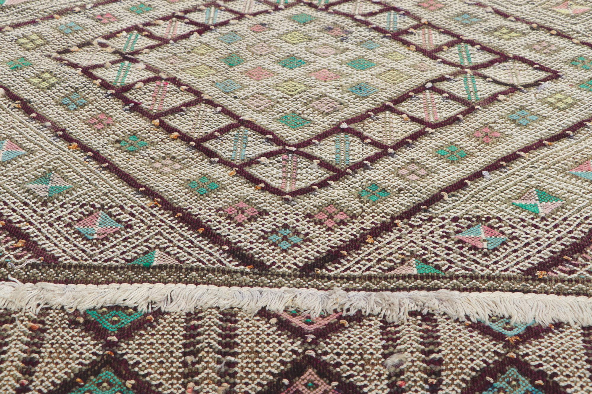 Tissé à la main Tapis de couloir Kilim marocain Zemmour vintage en vente