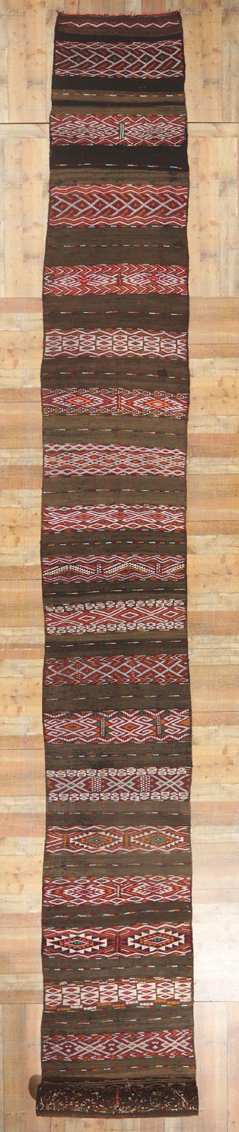 20ième siècle Tapis de couloir Kilim marocain Zemmour vintage en vente