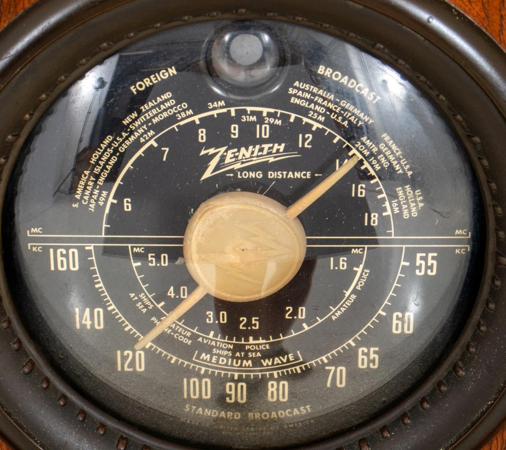 Radio Zenith modèle 11S474 « Long distance » vintage en vente 6