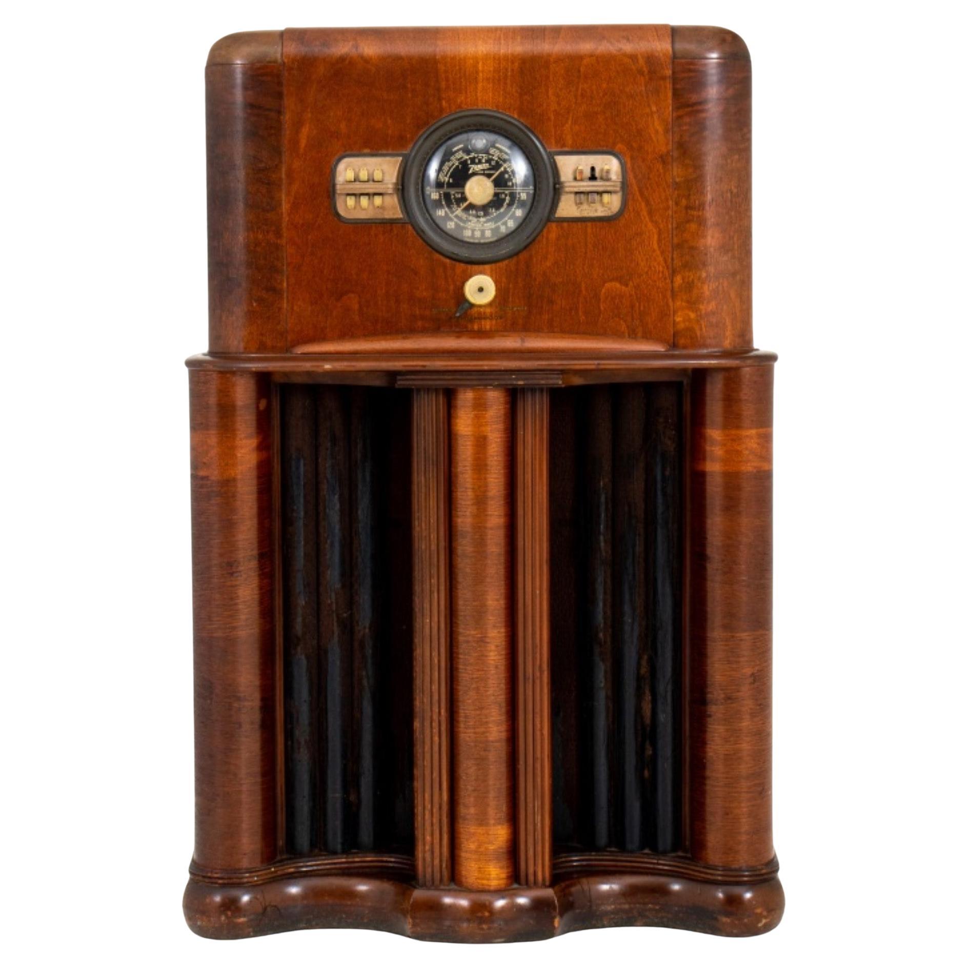 Vintage Zenith Model 11S474 "Long Distance" Radio For Sale