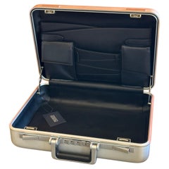 Vintage "Zero" Aluminium Attaché / Aktentasche P5-SI von Haliburton - New Old Stock