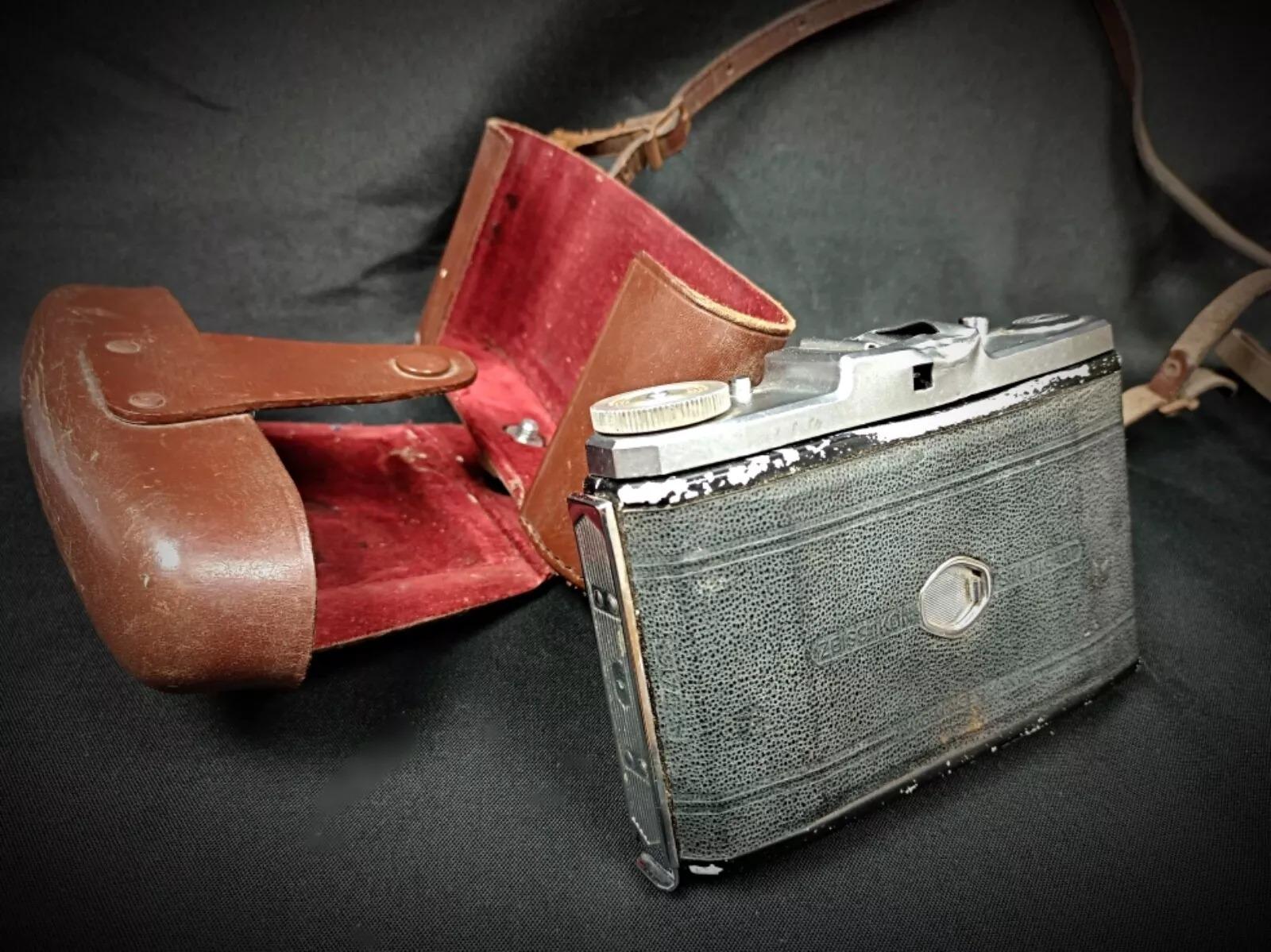 Vintage Zeus Ikon Nettar II Nova Anastigmat 75mm f/6.3 Camera with Case - 2Y221 5
