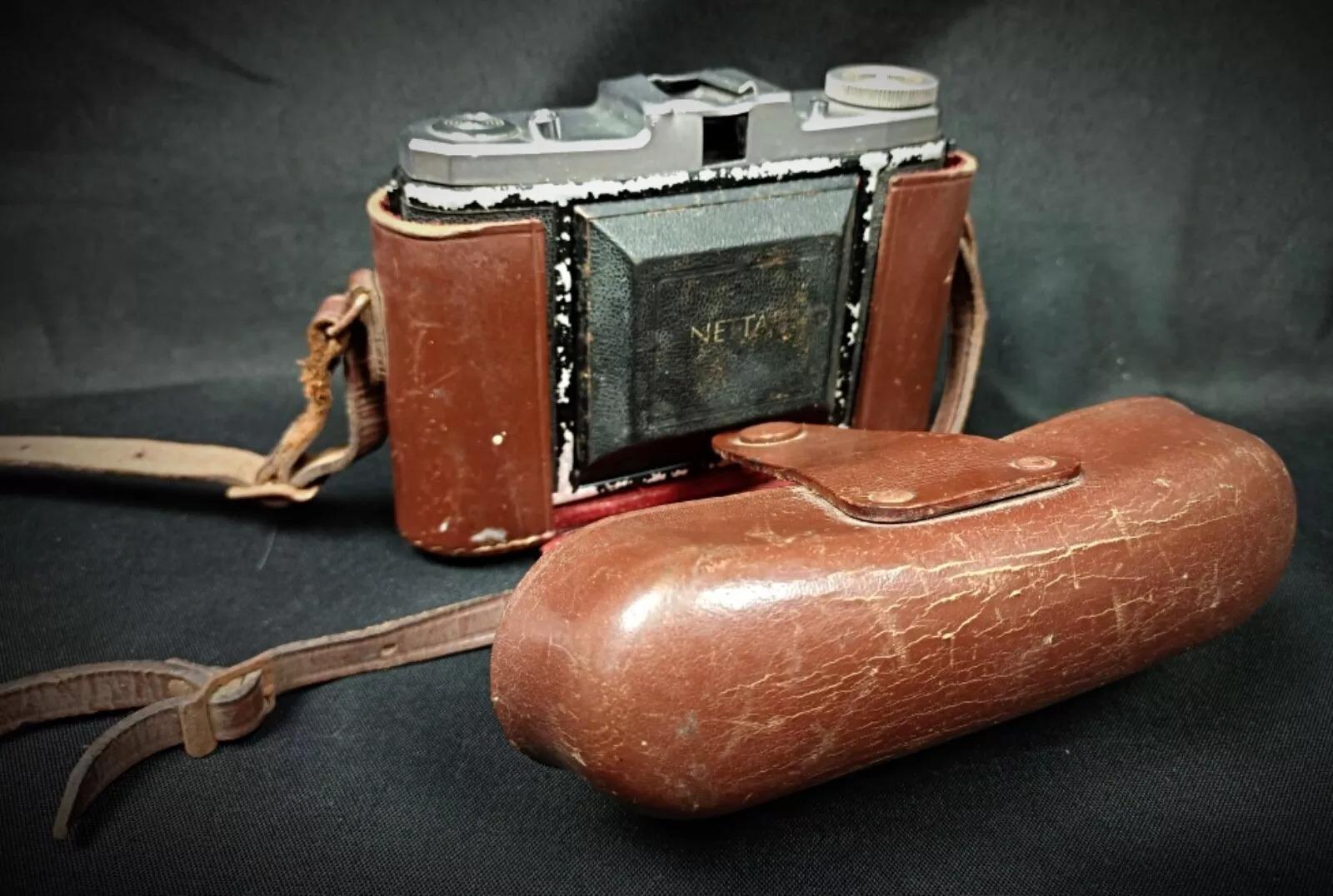 French Vintage Zeus Ikon Nettar II Nova Anastigmat 75mm f/6.3 Camera with Case - 2Y221