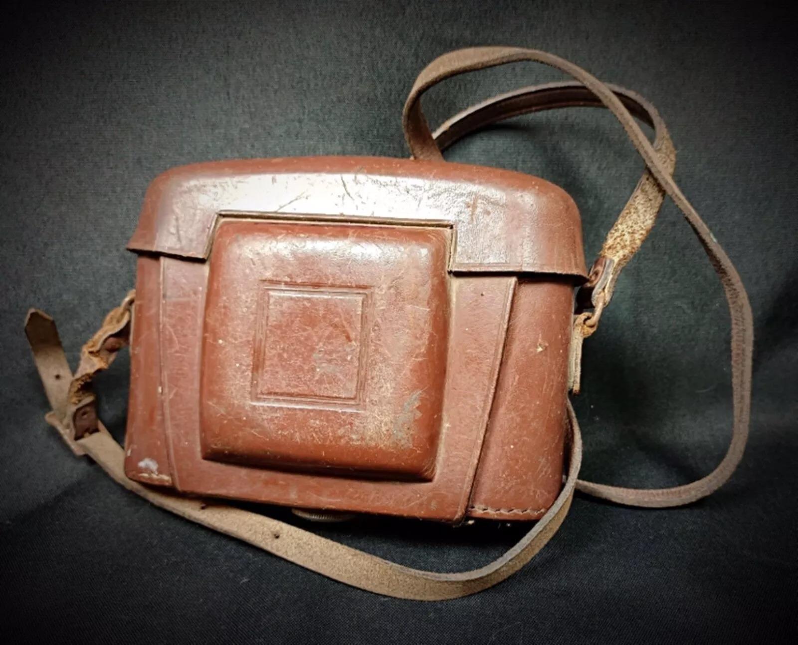 Vintage Zeus Ikon Nettar II Nova Anastigmat 75mm f/6.3 Camera with Case - 2Y221 In Good Condition In Bordeaux, FR