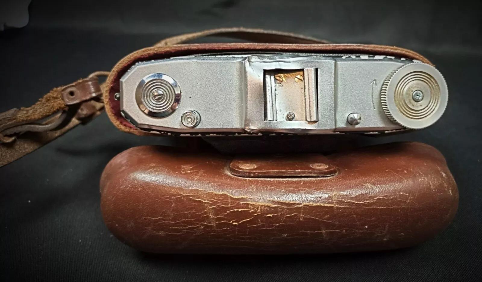 Vintage Zeus Ikon Nettar II Nova Anastigmat 75mm f/6.3 Camera with Case - 2Y221 1