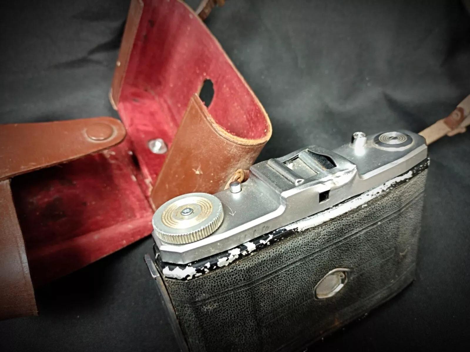Vintage Zeus Ikon Nettar II Nova Anastigmat 75mm f/6.3 Camera with Case - 2Y221 2