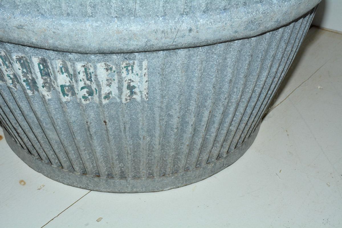 Vintage Zinc Barrel In Good Condition In Sheffield, MA