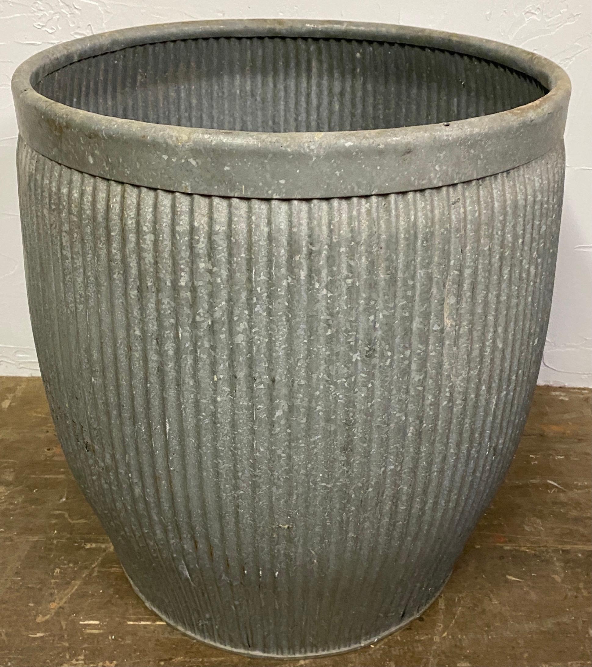 Vintage Zinc Barrel In Good Condition In Sheffield, MA